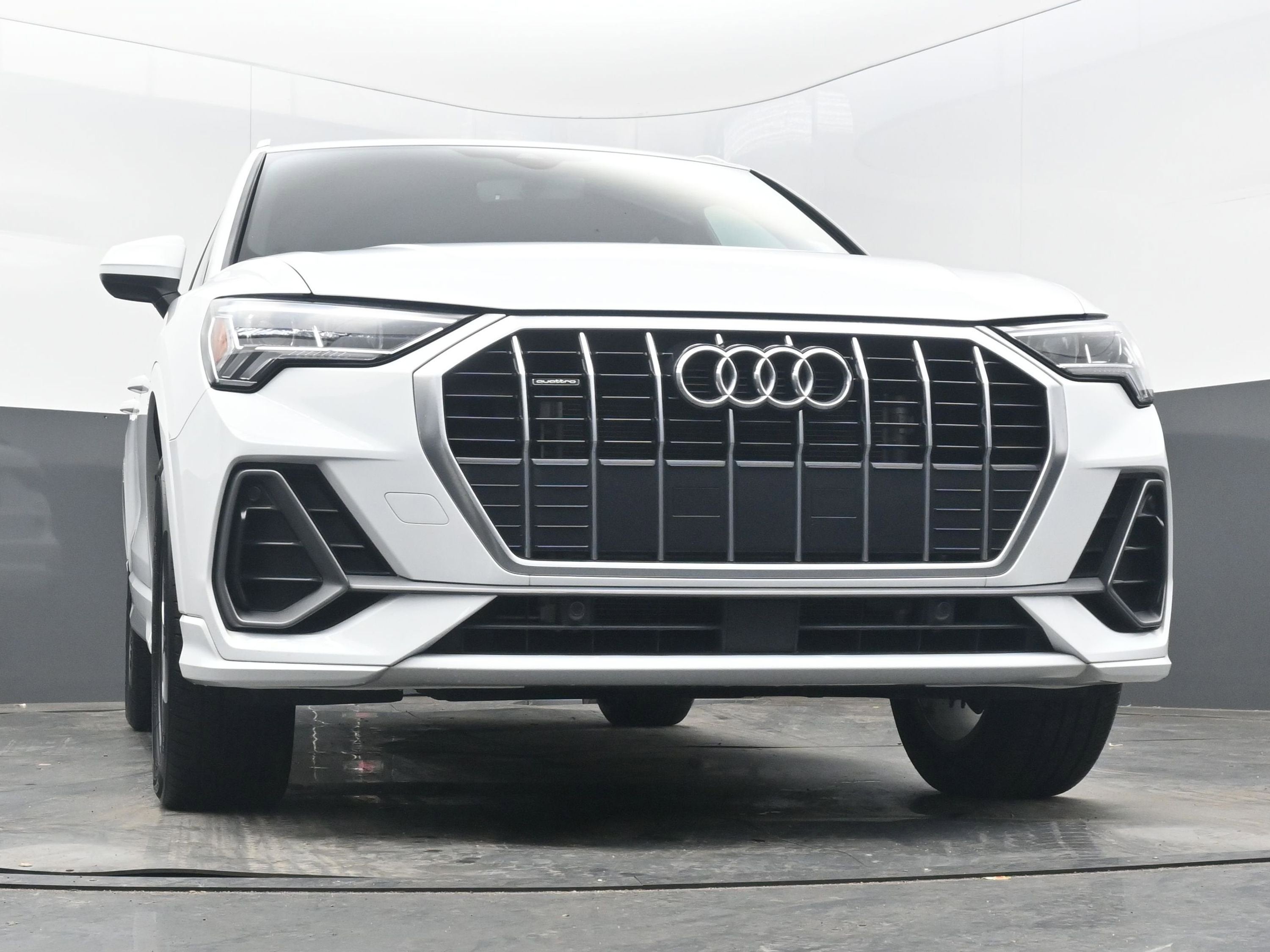 2024 Audi Q3 S line Premium