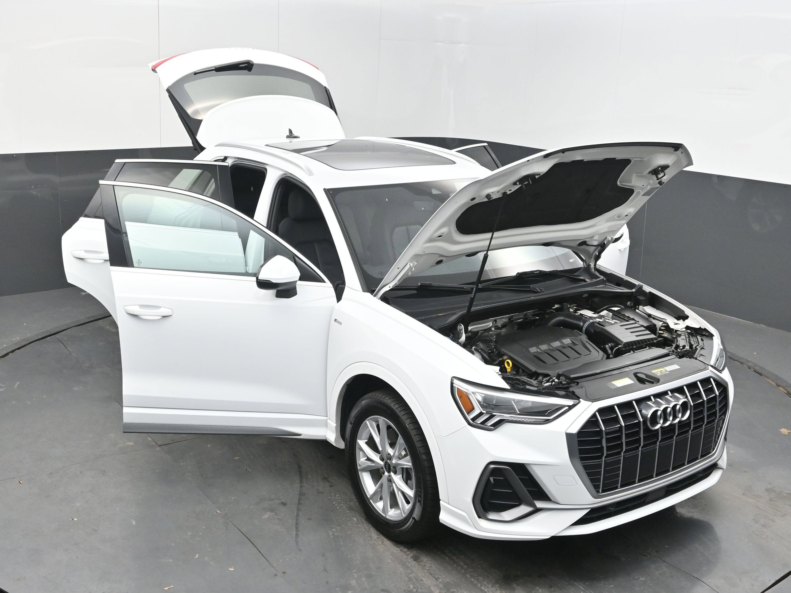 2024 Audi Q3 S line Premium