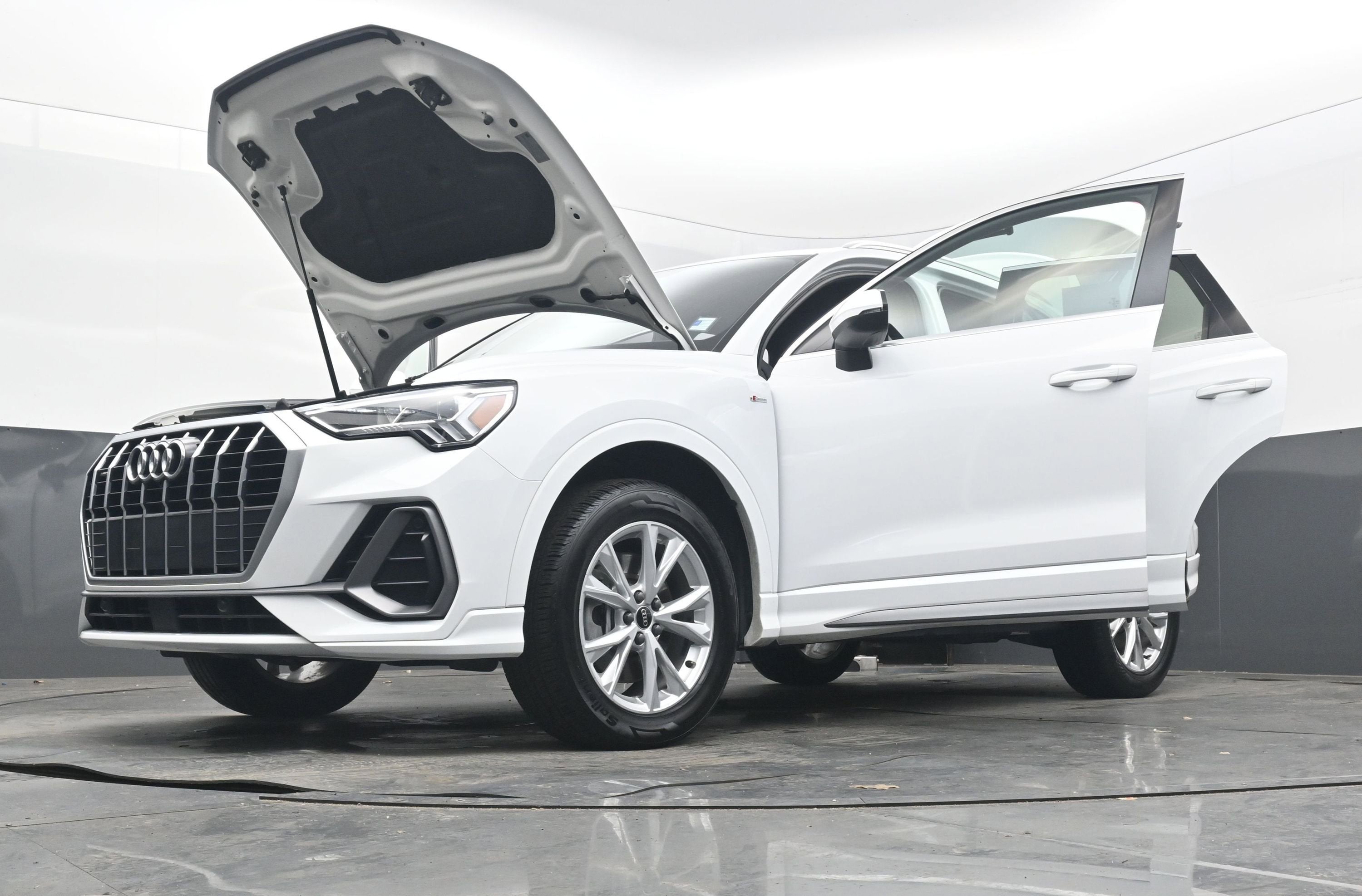 2024 Audi Q3 S line Premium
