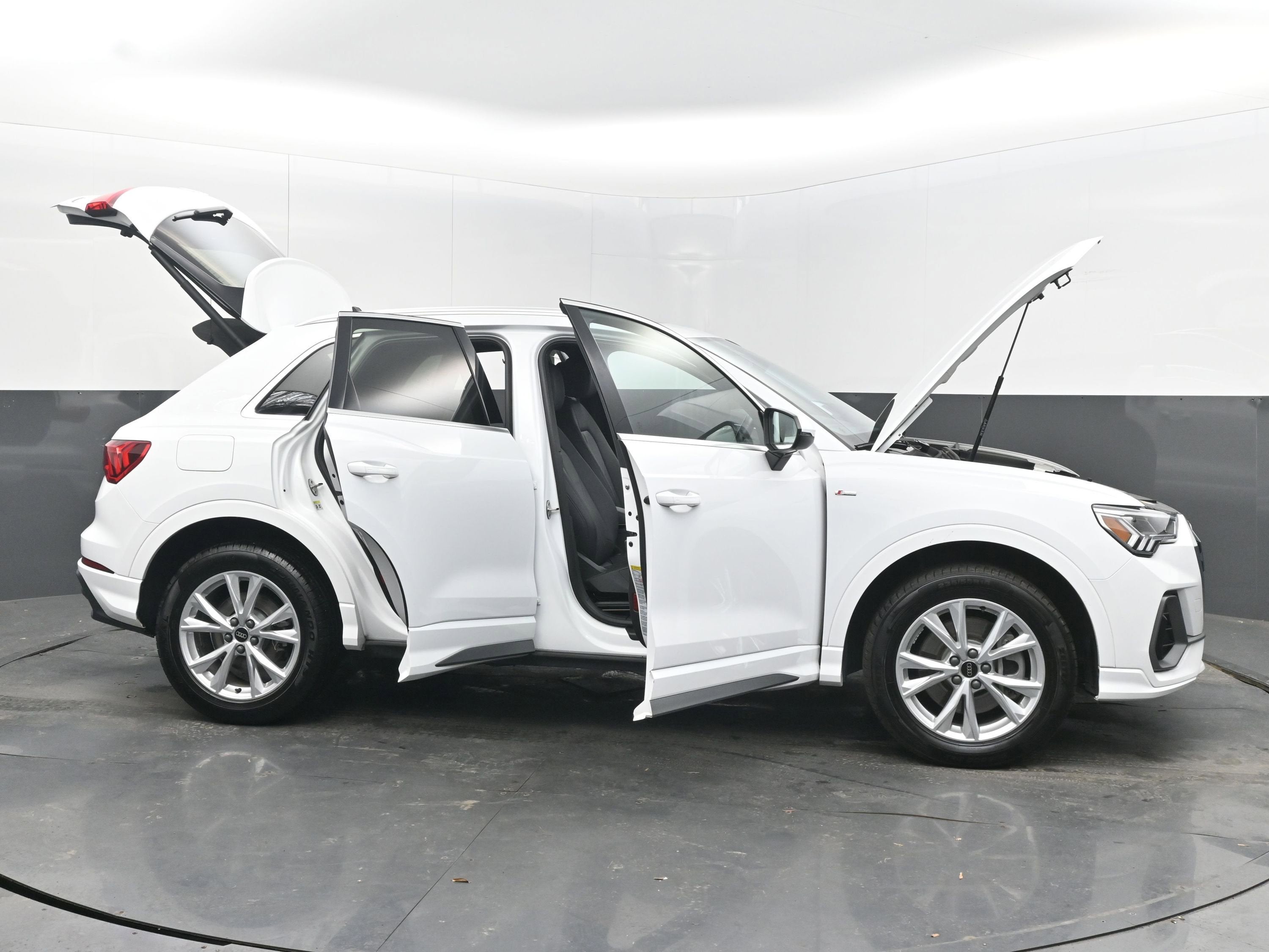 2024 Audi Q3 S line Premium