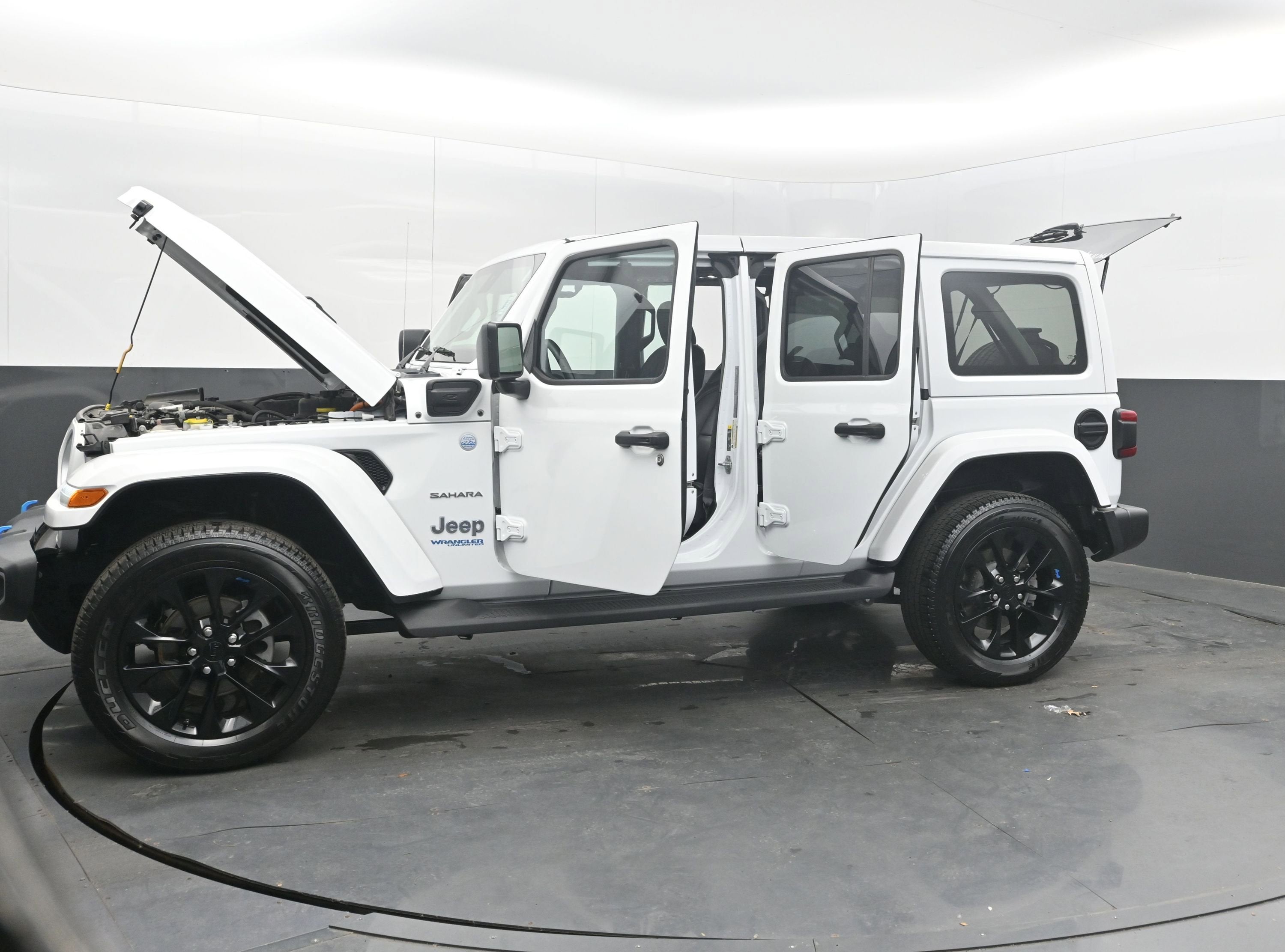 2022 Jeep Wrangler 4xe Unlimited Sahara 4x4