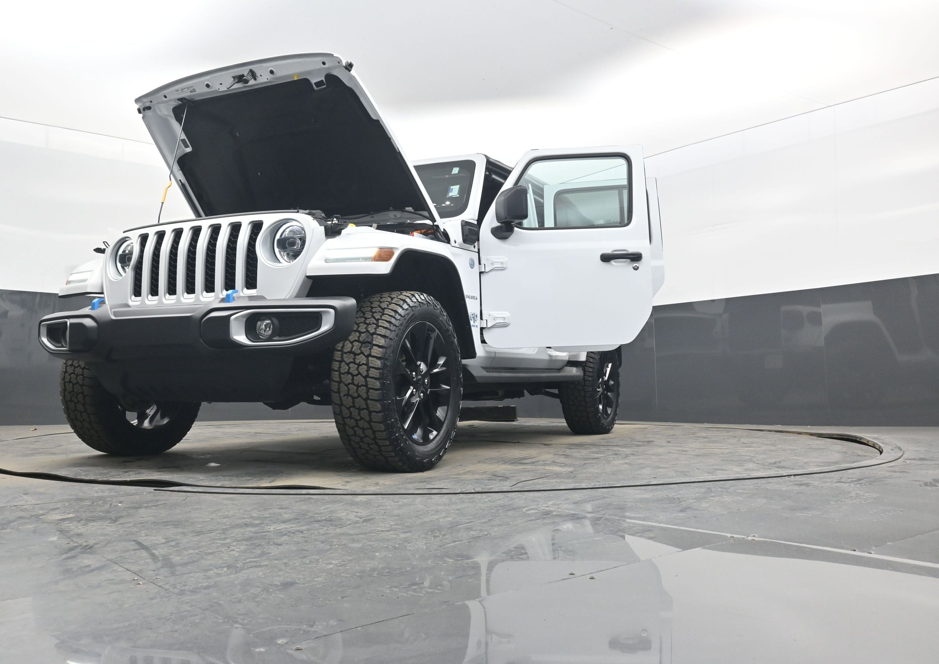 2023 Jeep Wrangler 4xe Sahara 4x4