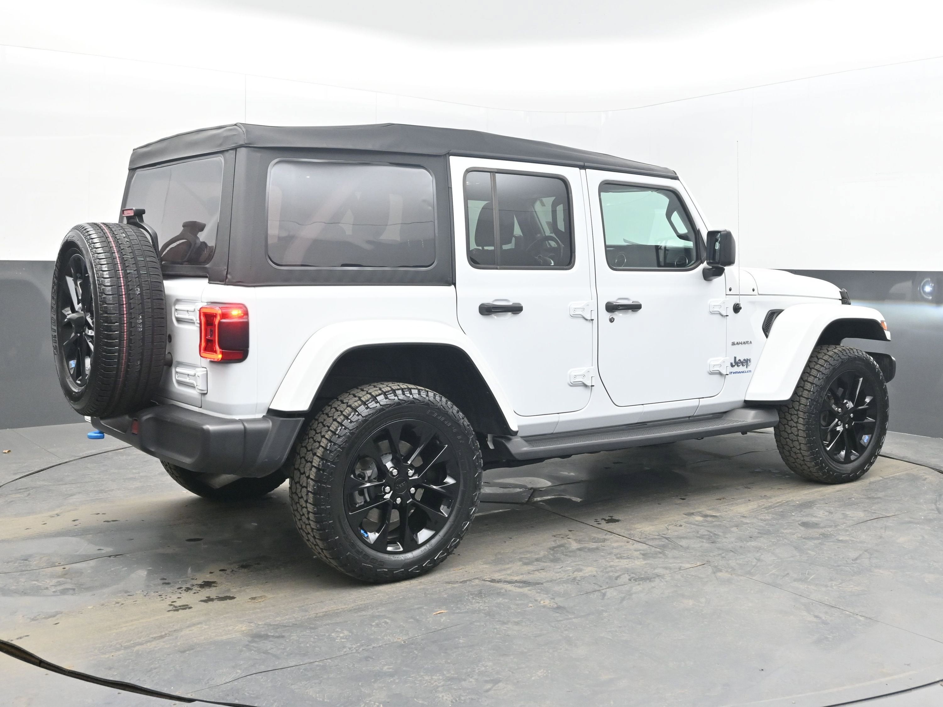 2023 Jeep Wrangler 4xe Sahara 4x4
