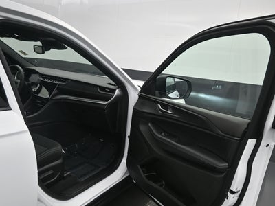 2024 Jeep Grand Cherokee Laredo 4x2