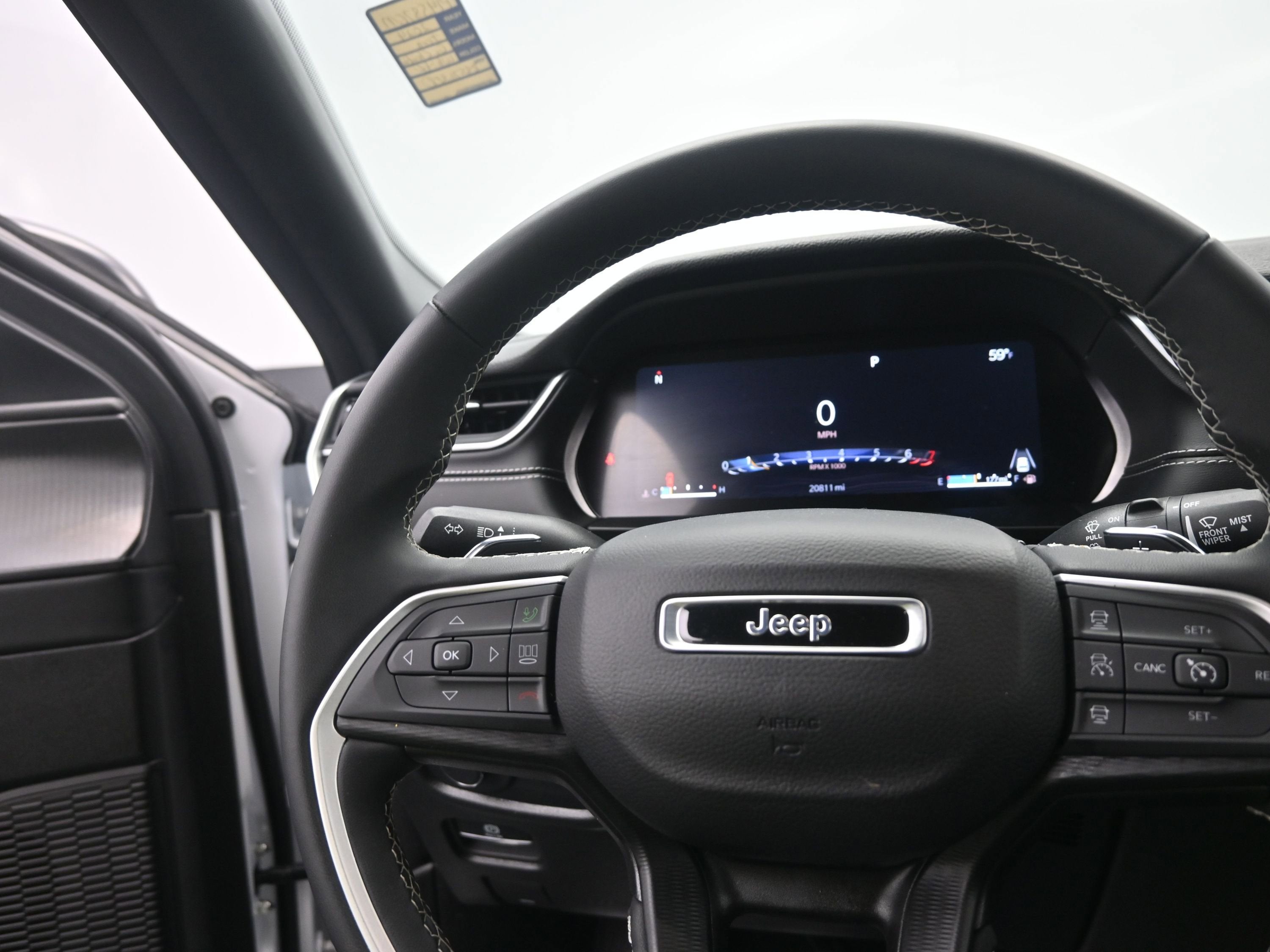 2024 Jeep Grand Cherokee Laredo 4x2