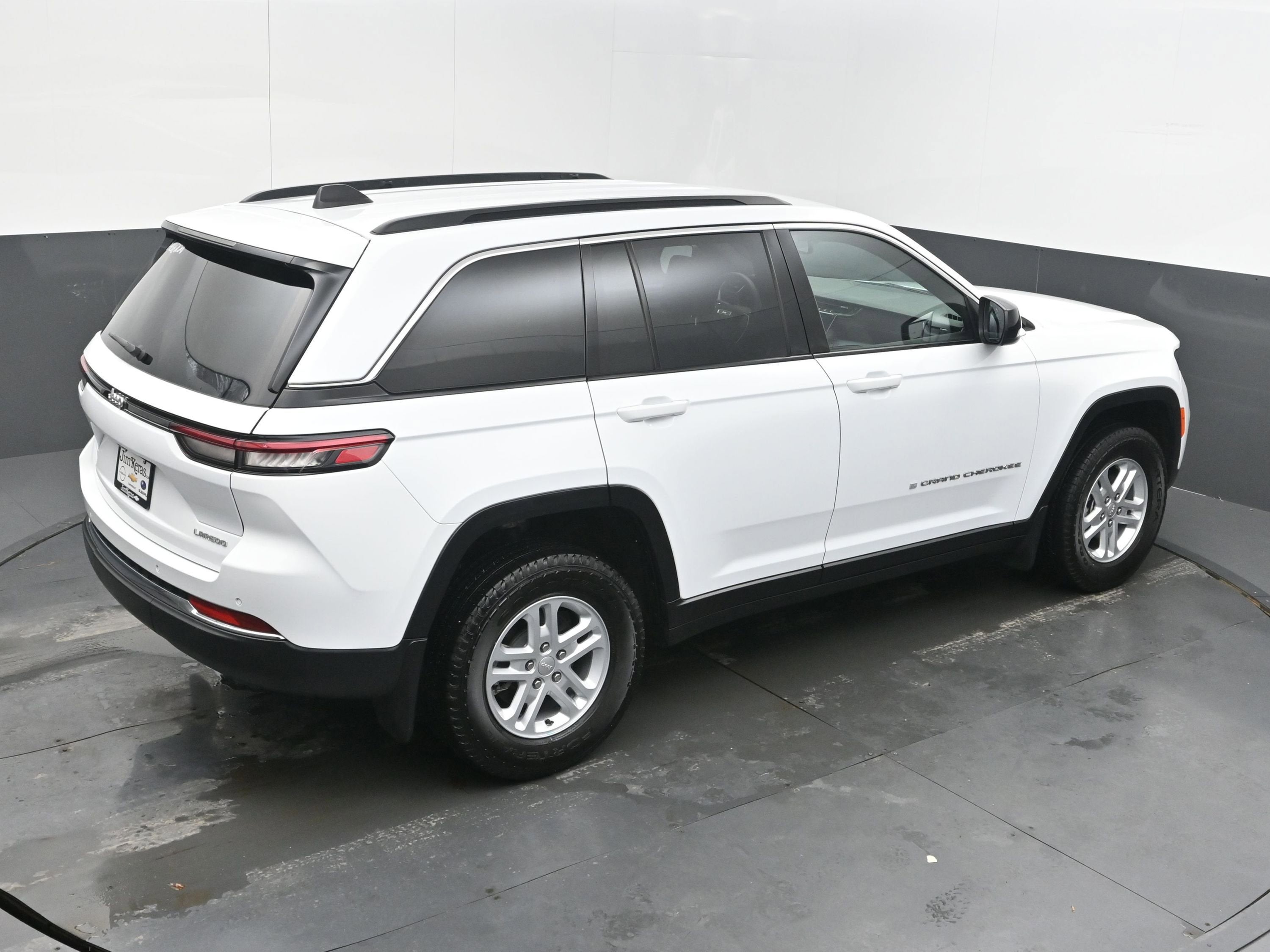 2024 Jeep Grand Cherokee Laredo 4x2