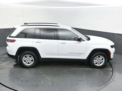 2024 Jeep Grand Cherokee Laredo 4x2