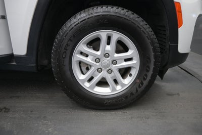 2023 Jeep Grand Cherokee Laredo 4x4
