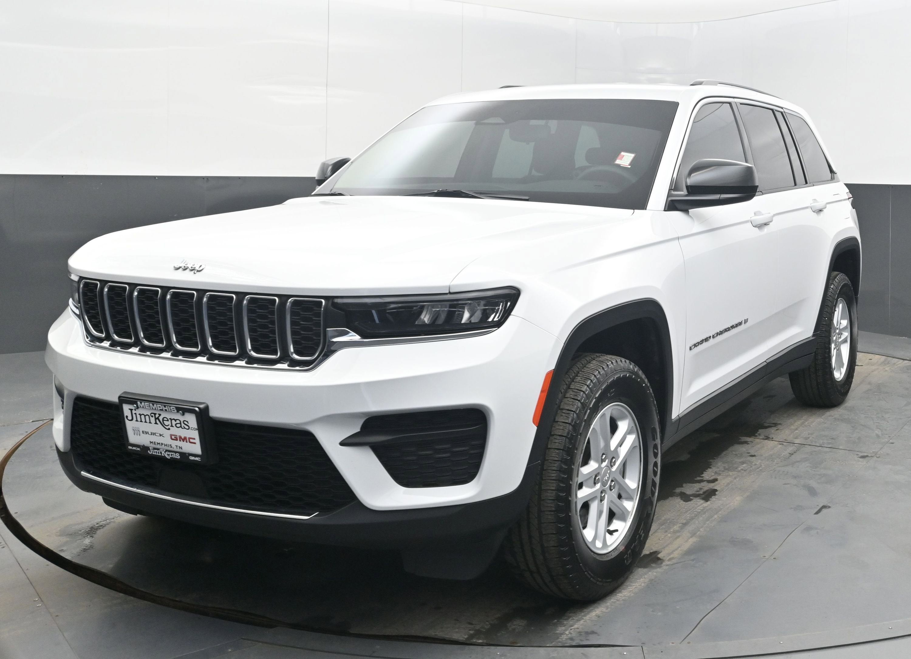 2023 Jeep Grand Cherokee Laredo 4x4