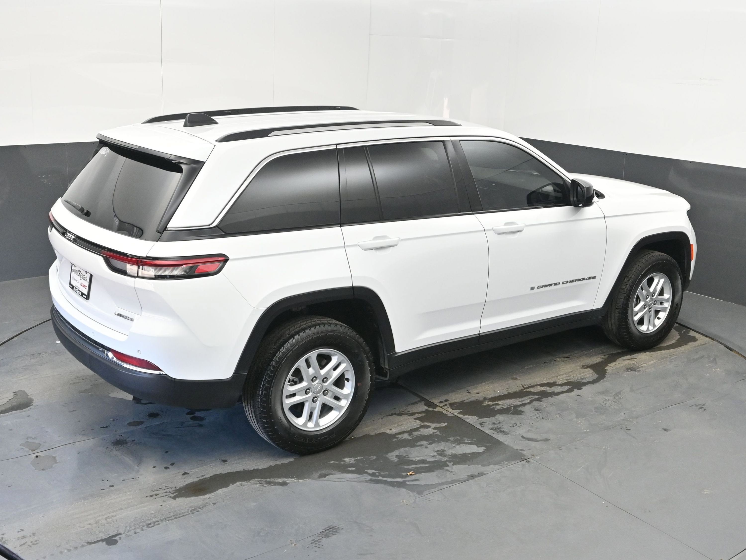 2023 Jeep Grand Cherokee Laredo 4x4