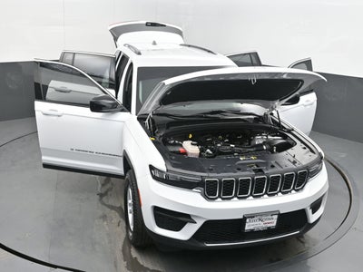 2023 Jeep Grand Cherokee Laredo 4x4