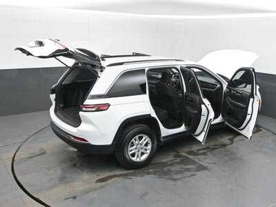 2023 Jeep Grand Cherokee Laredo 4x4