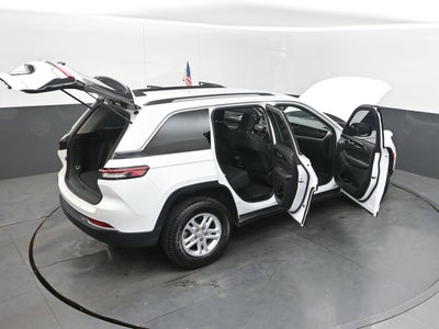 2023 Jeep Grand Cherokee Laredo 4x4