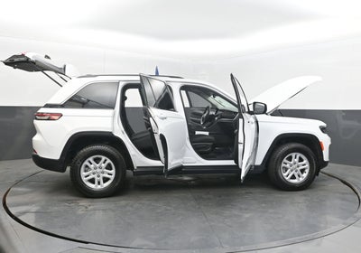 2023 Jeep Grand Cherokee Laredo 4x4