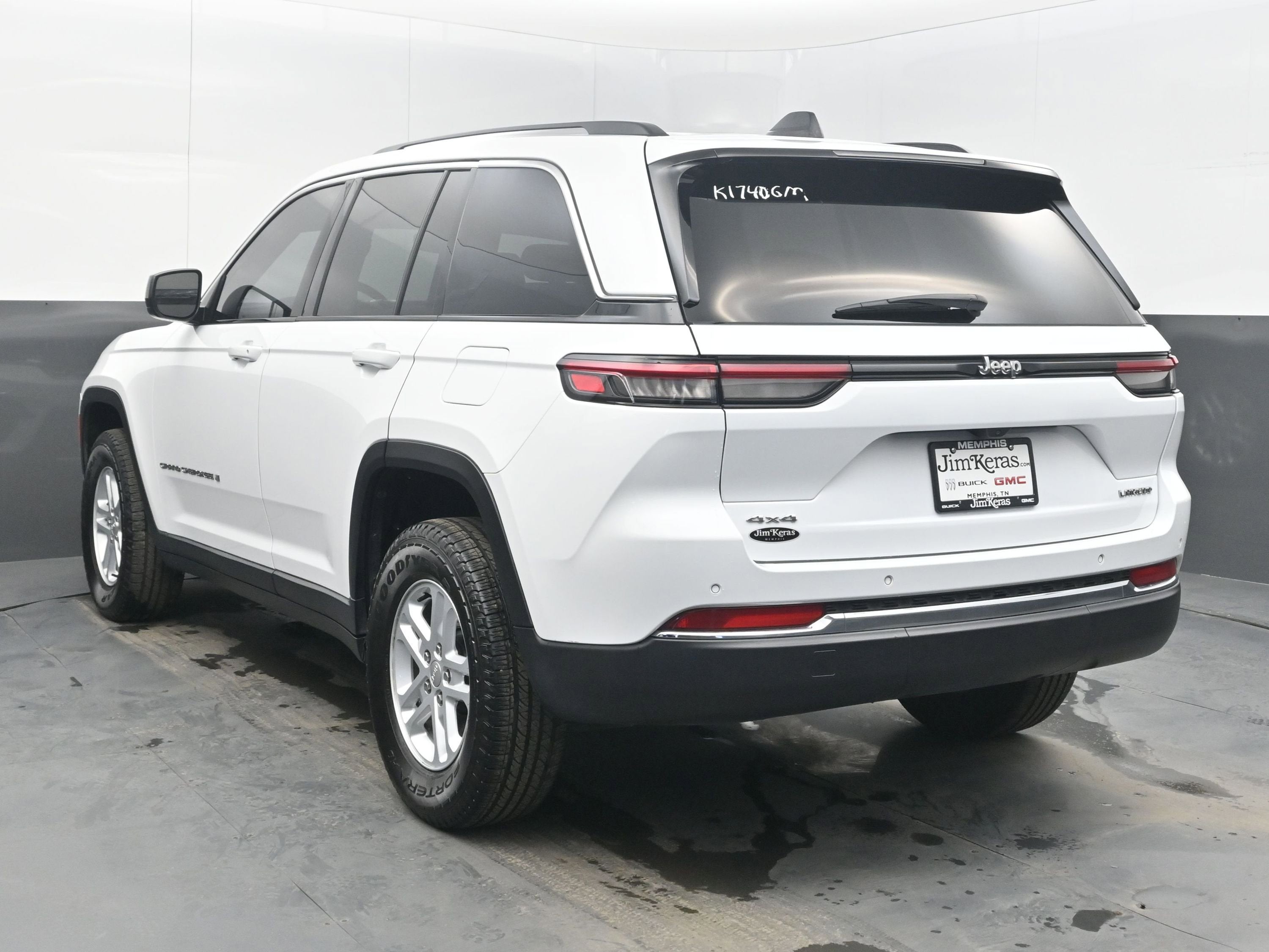 2023 Jeep Grand Cherokee Laredo 4x4
