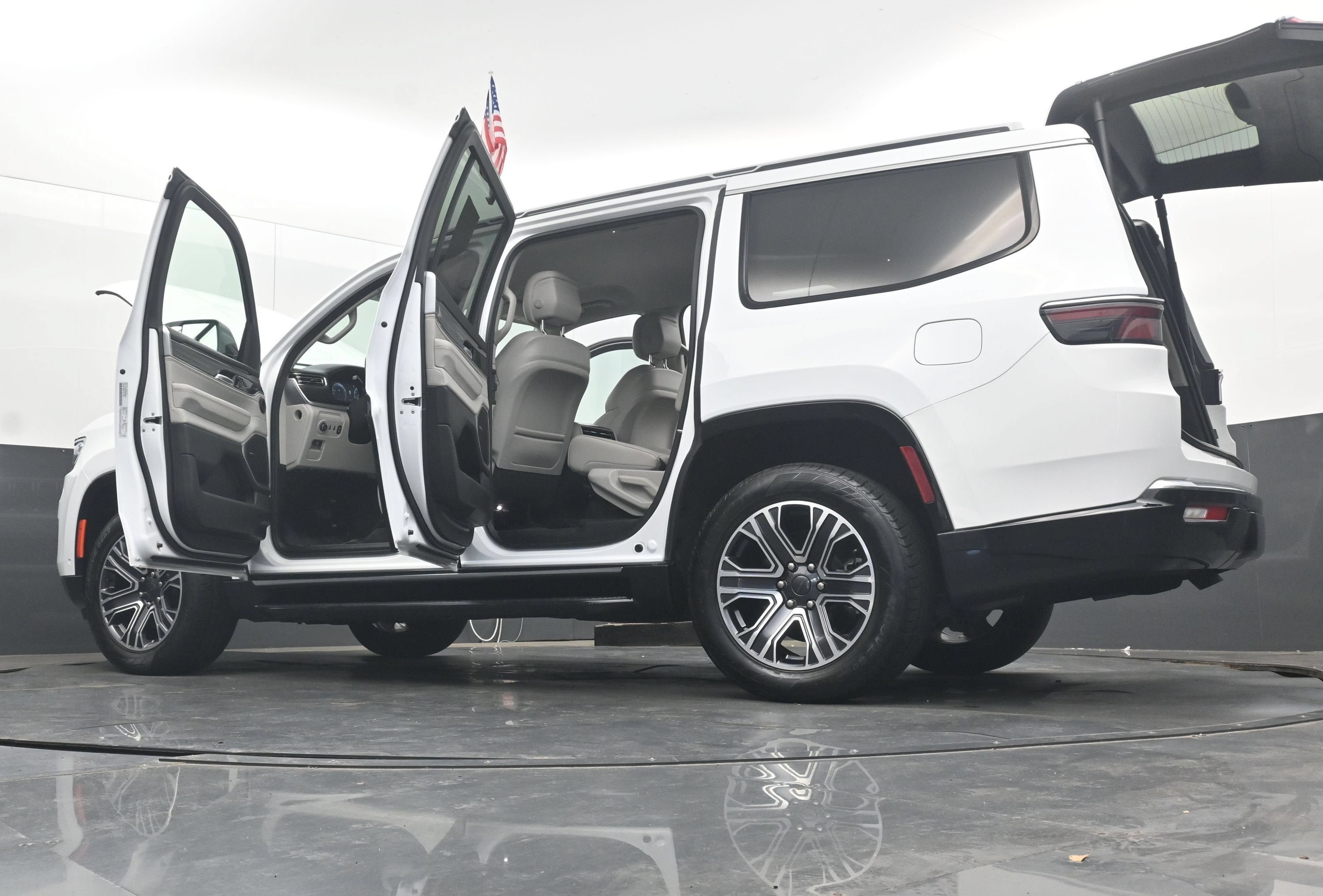 2024 Jeep Wagoneer Series II 4x2