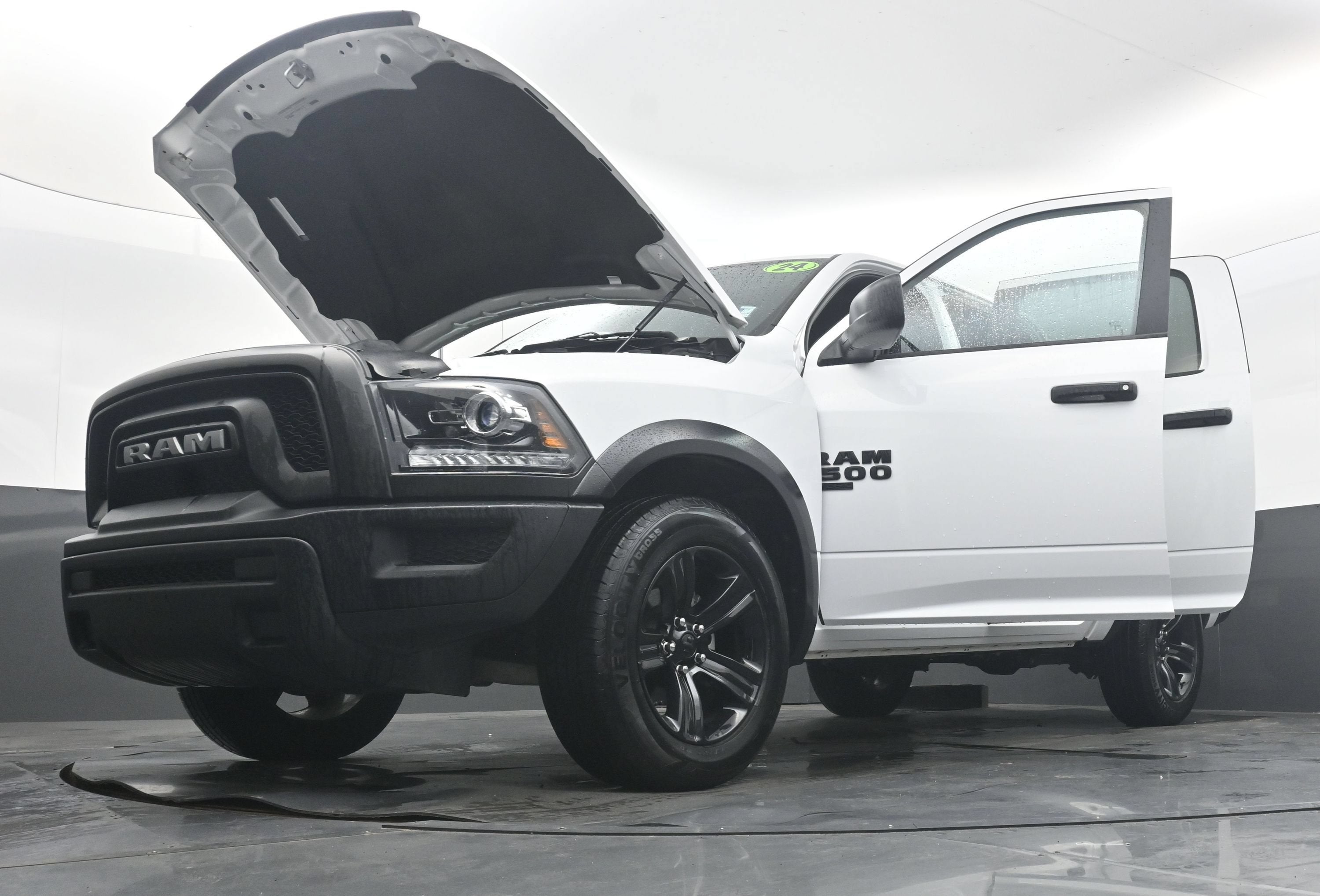 2024 RAM 1500 Classic Warlock Crew Cab 4x2 5'7" Box