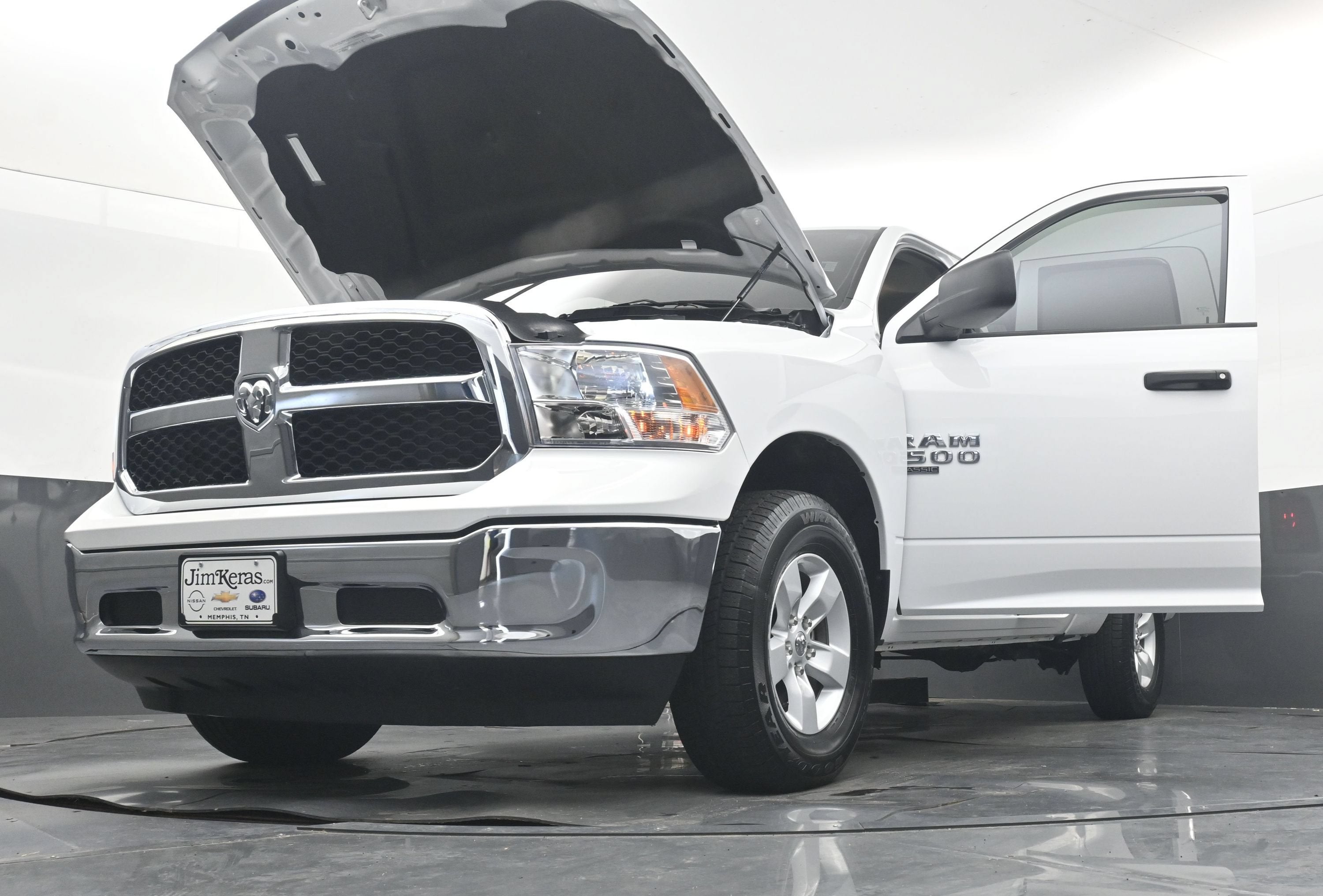 2024 RAM 1500 Classic Tradesman Quad Cab 4x4 6'4" Box