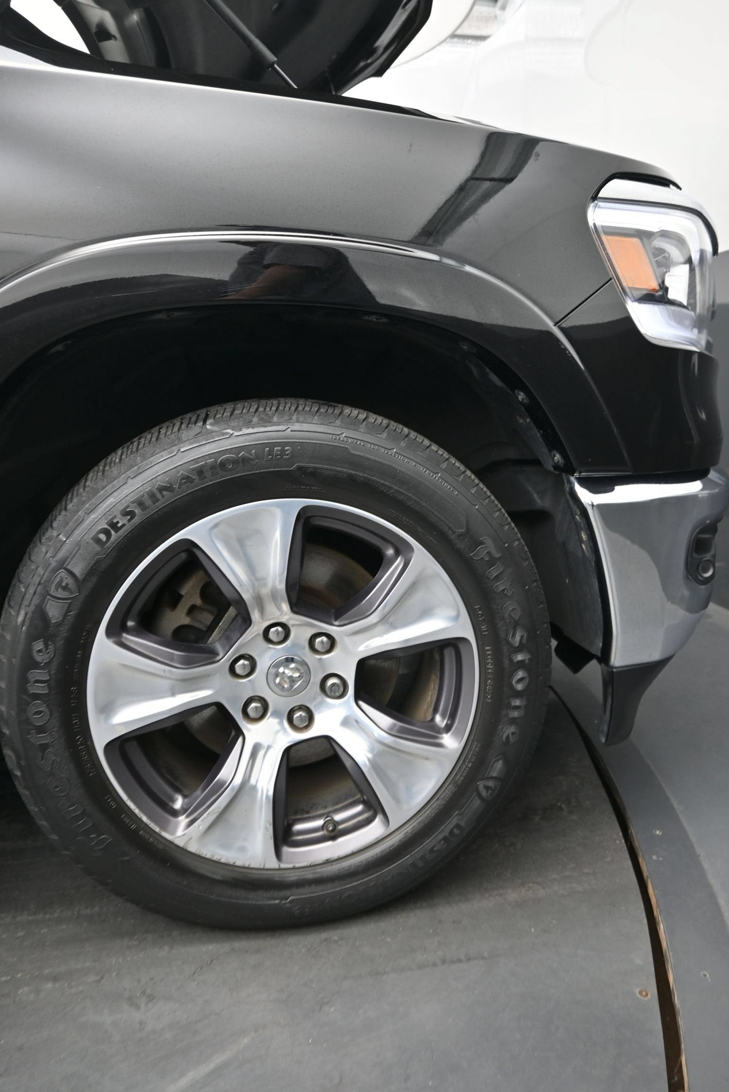 2019 RAM 1500 Laramie Crew Cab 4x2 5'7" Box