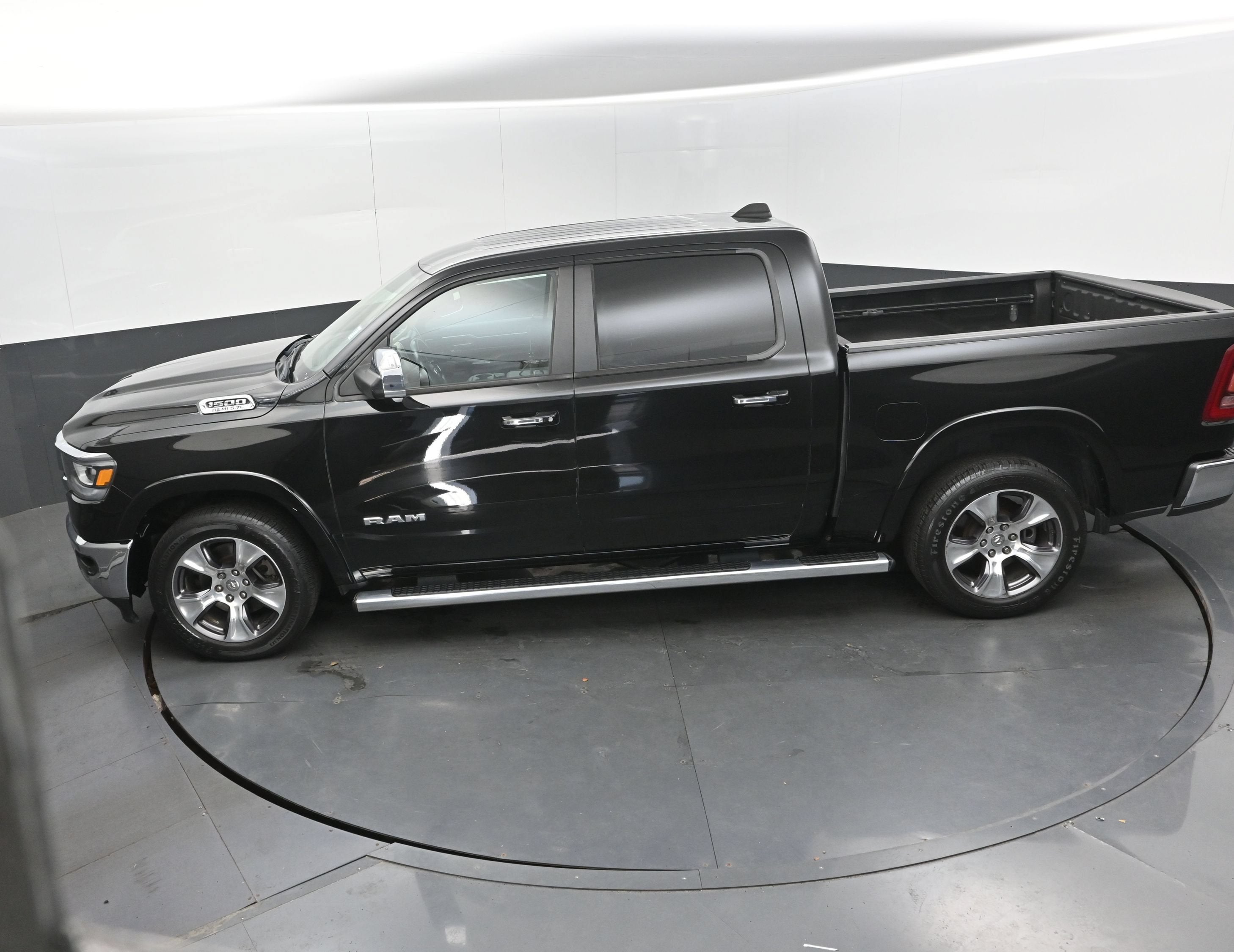 2019 RAM 1500 Laramie Crew Cab 4x2 5'7" Box