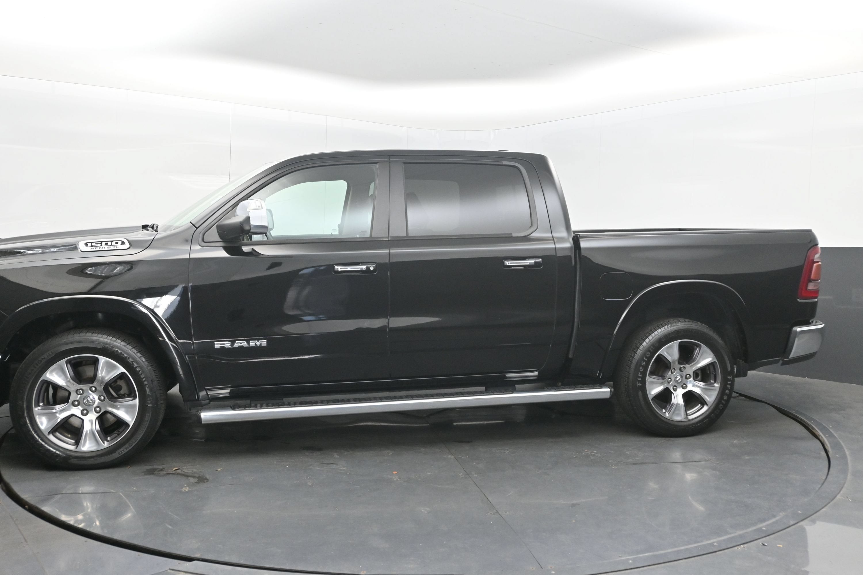 2019 RAM 1500 Laramie Crew Cab 4x2 5'7" Box