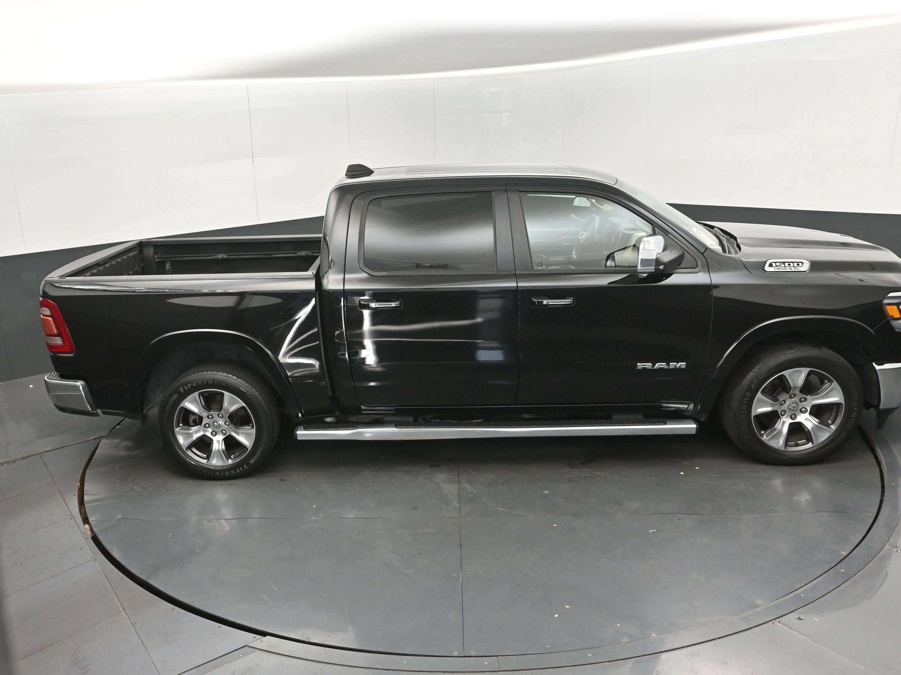 2019 RAM 1500 Laramie Crew Cab 4x2 5'7" Box