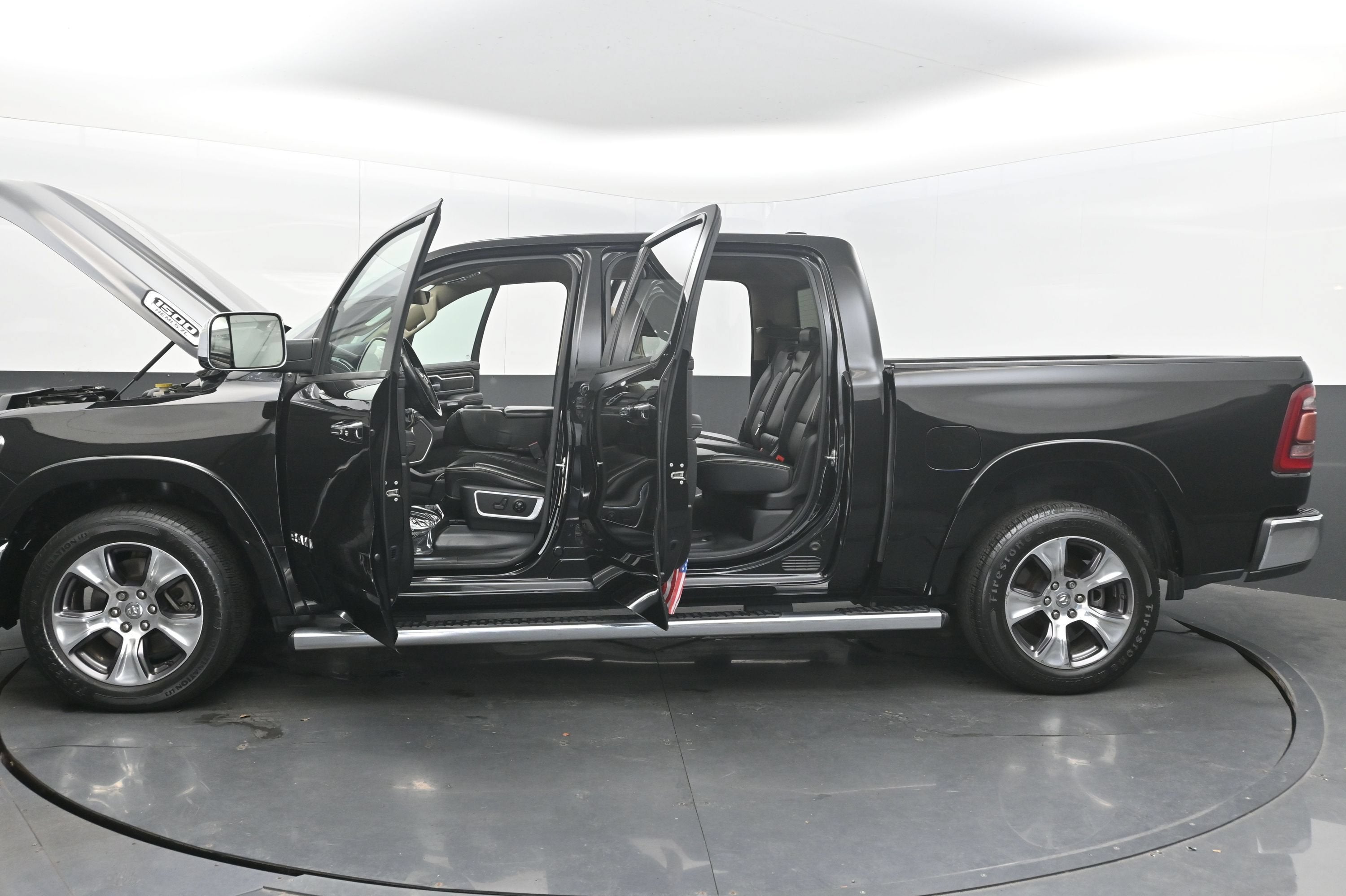 2019 RAM 1500 Laramie Crew Cab 4x2 5'7" Box