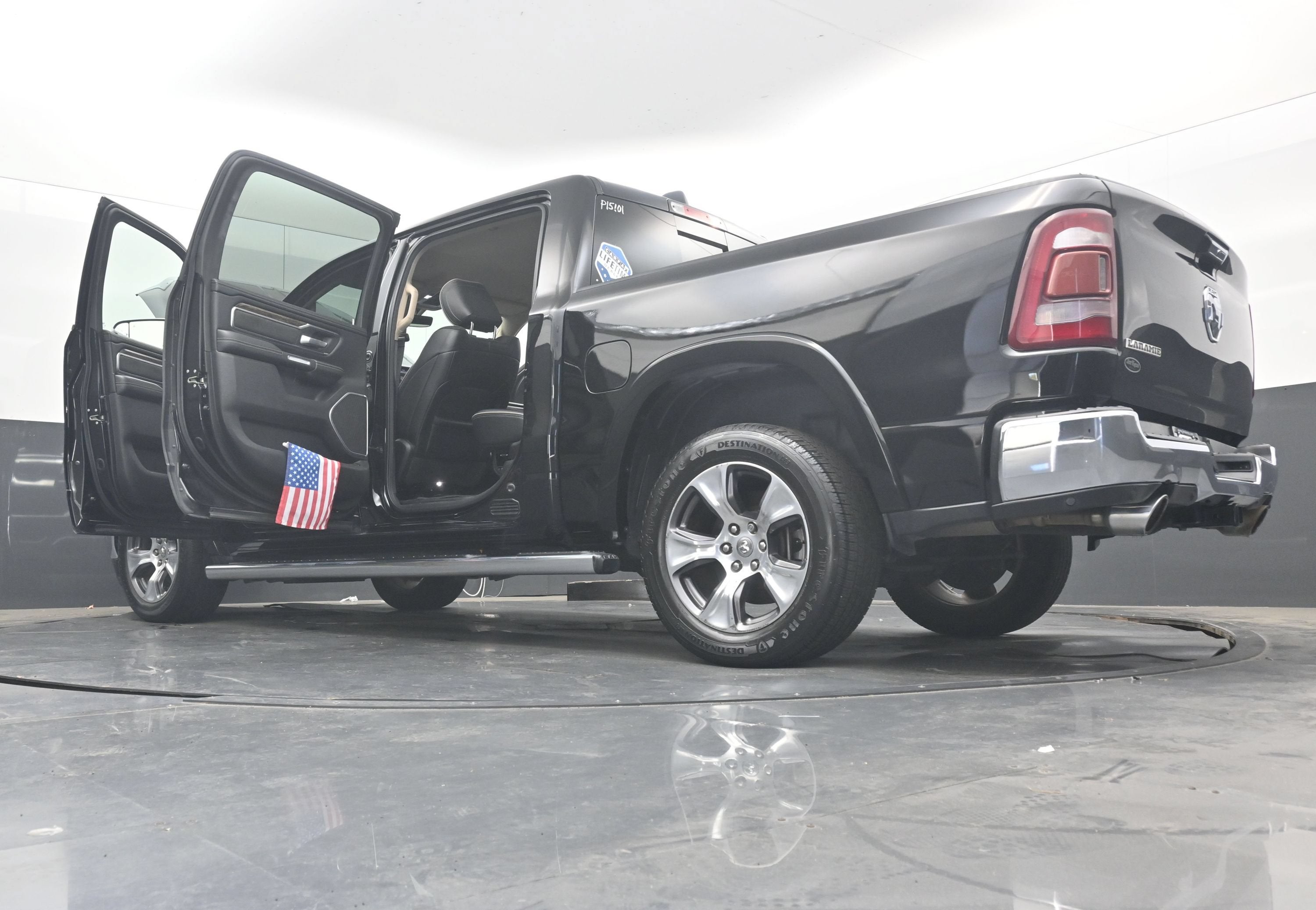 2019 RAM 1500 Laramie Crew Cab 4x2 5'7" Box
