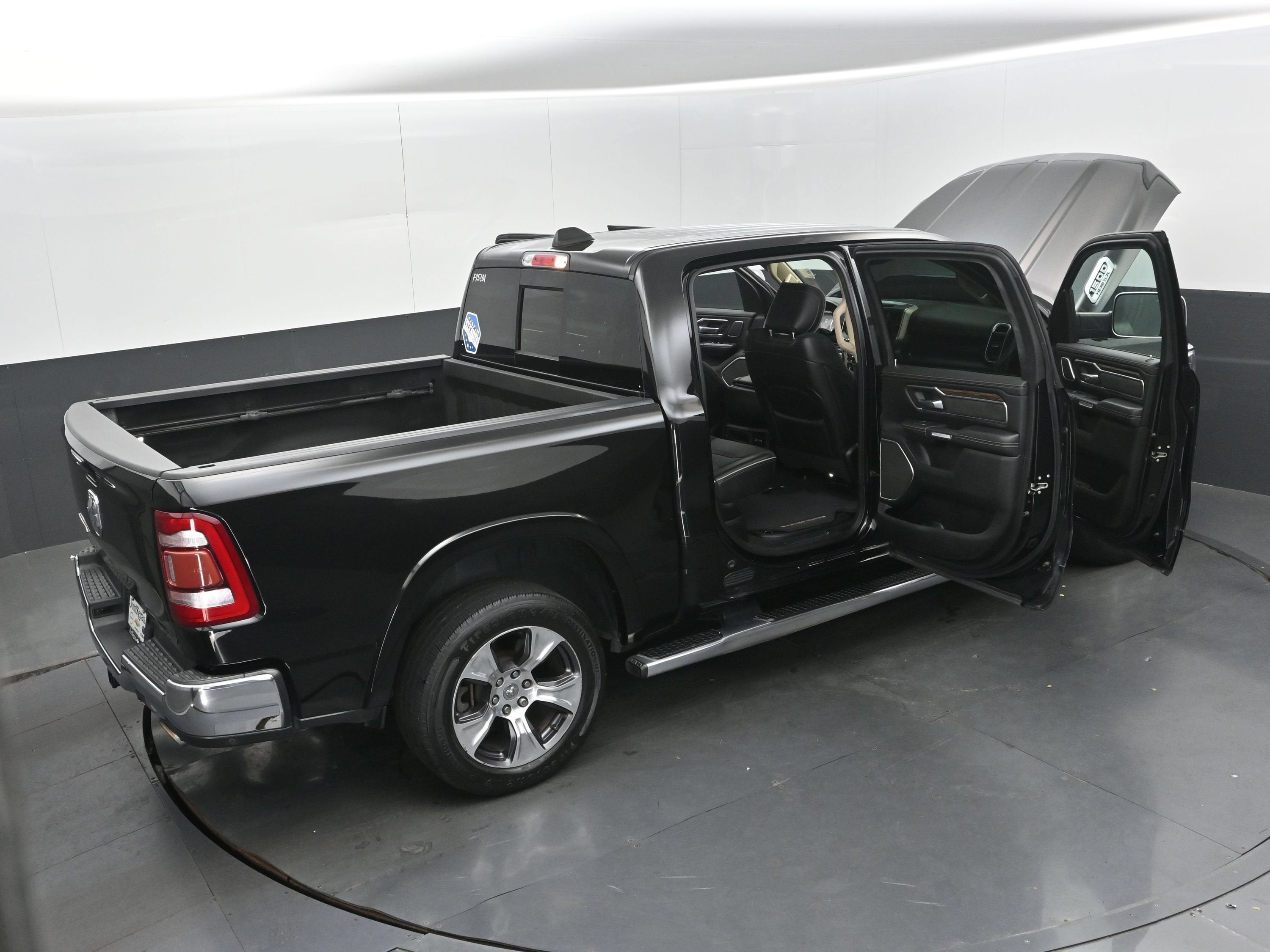 2019 RAM 1500 Laramie Crew Cab 4x2 5'7" Box
