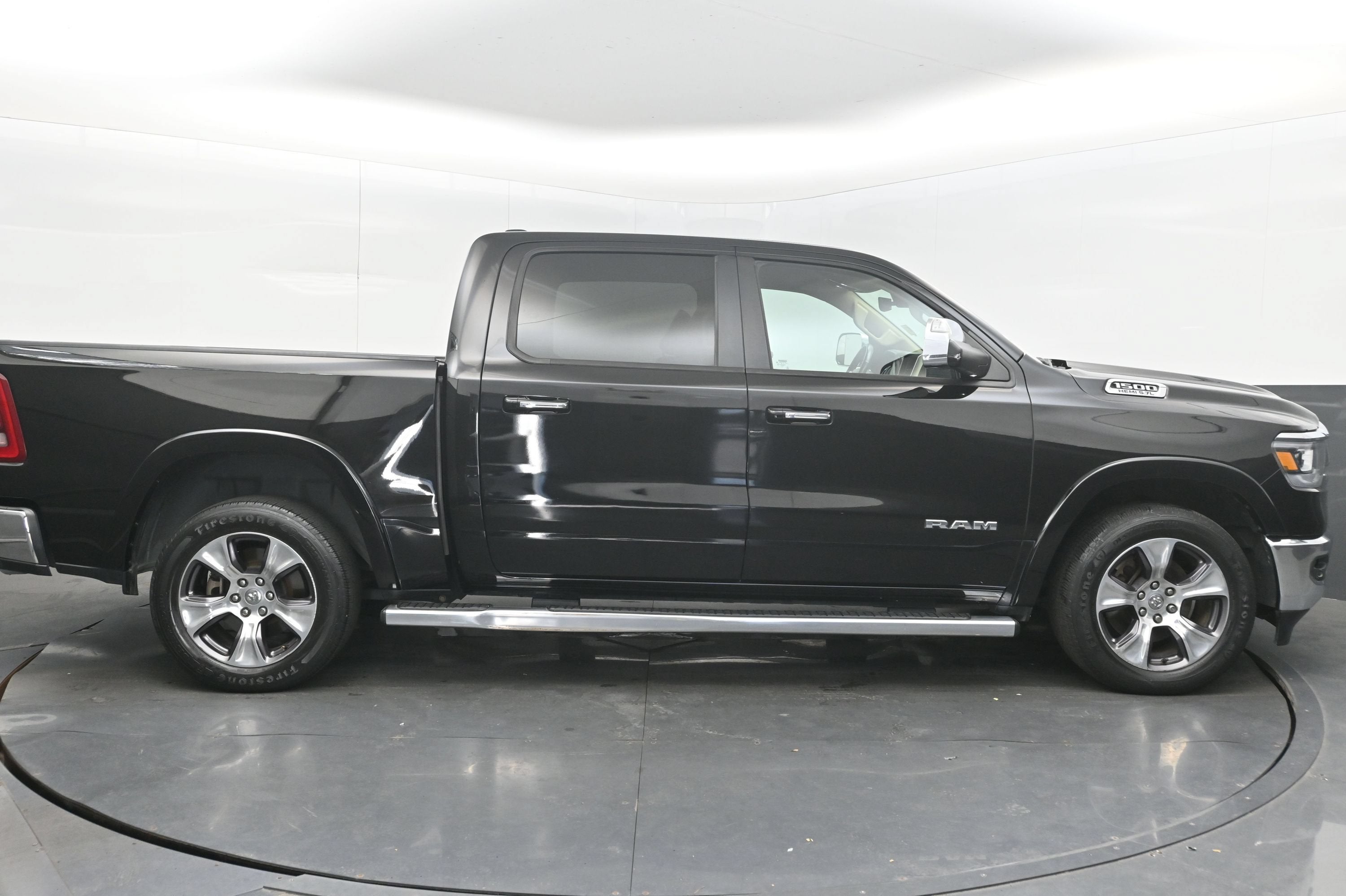 2019 RAM 1500 Laramie Crew Cab 4x2 5'7" Box