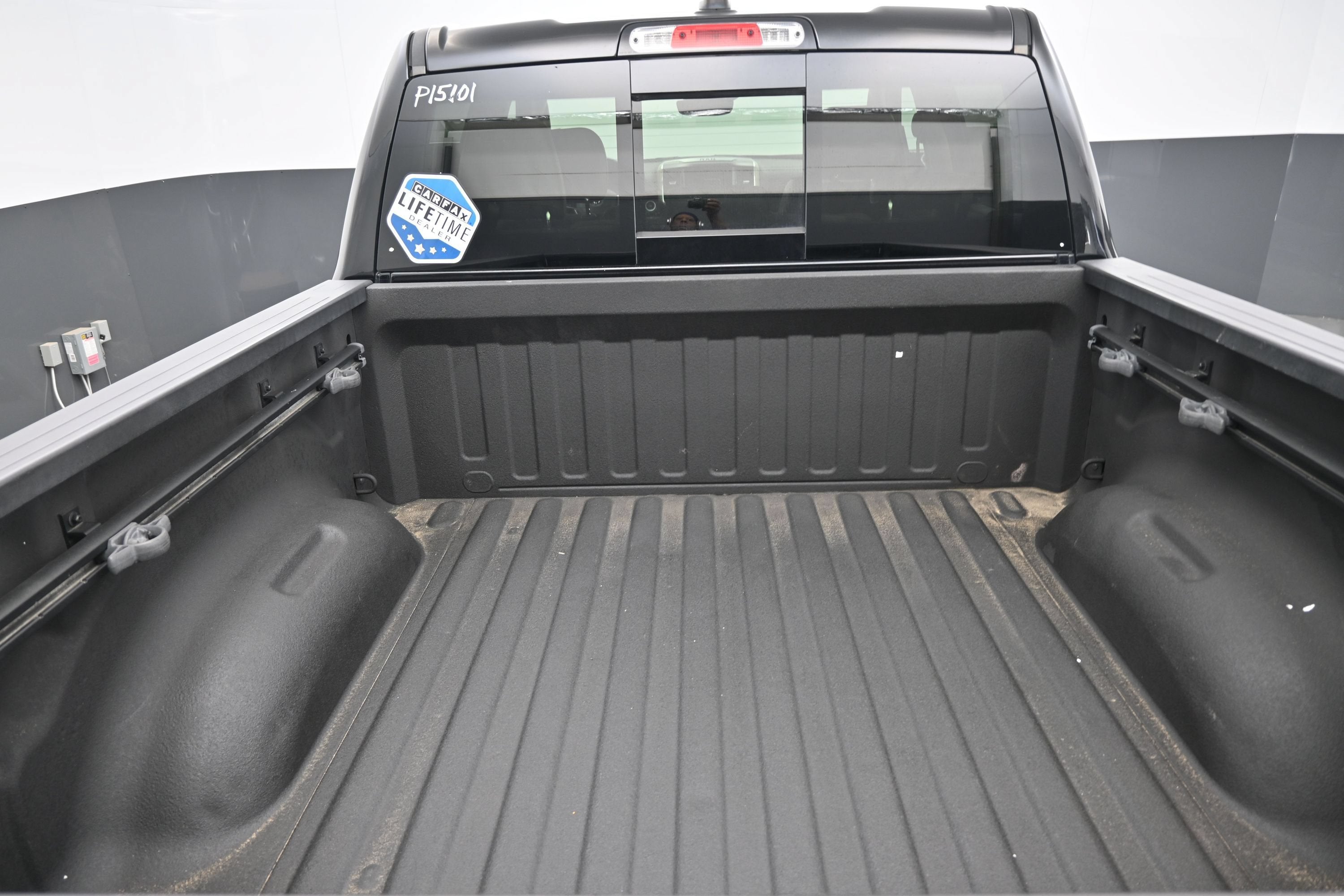 2019 RAM 1500 Laramie Crew Cab 4x2 5'7" Box