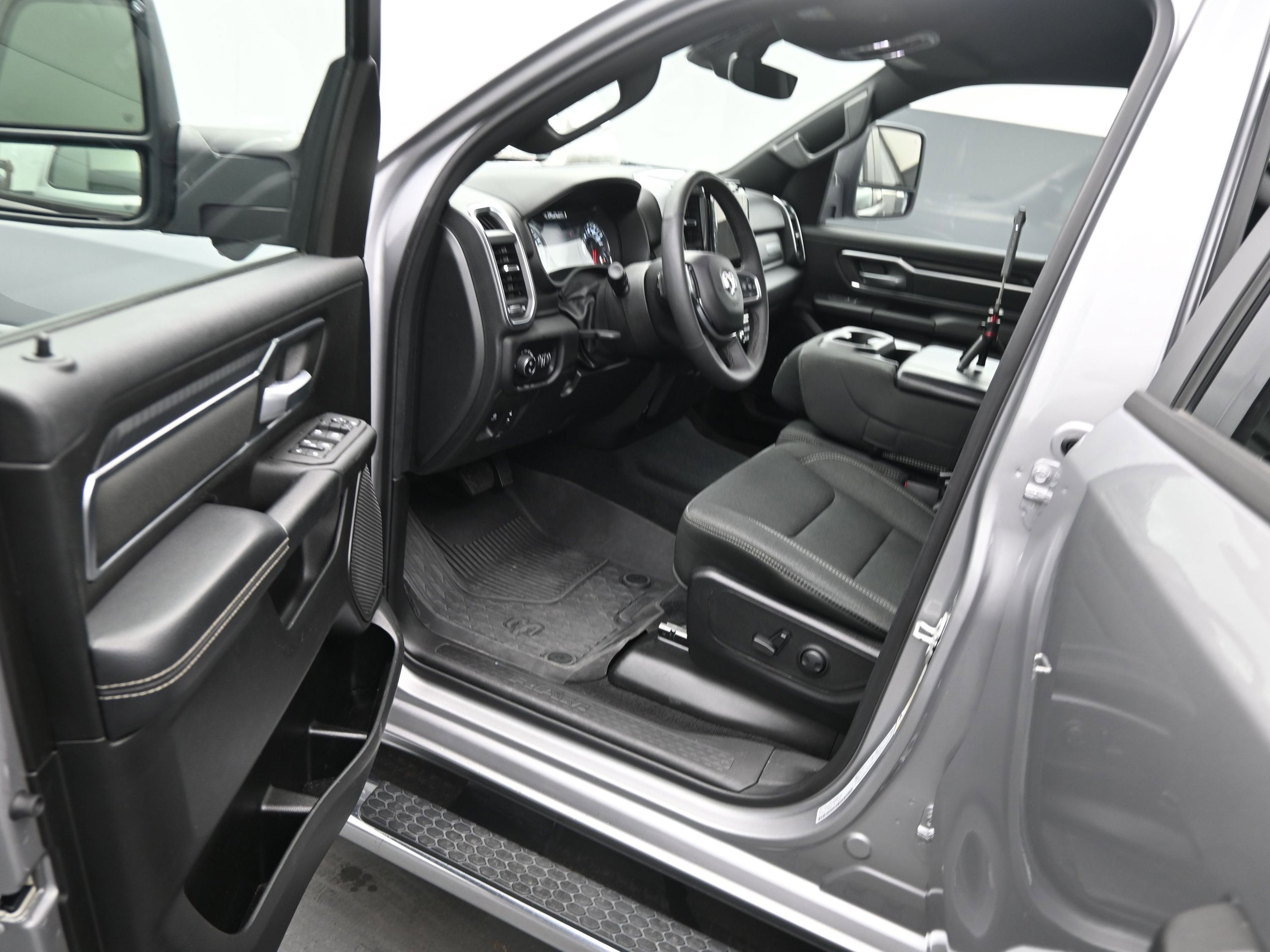 2025 RAM 1500 Big Horn Crew Cab 4x4 5'7" Box