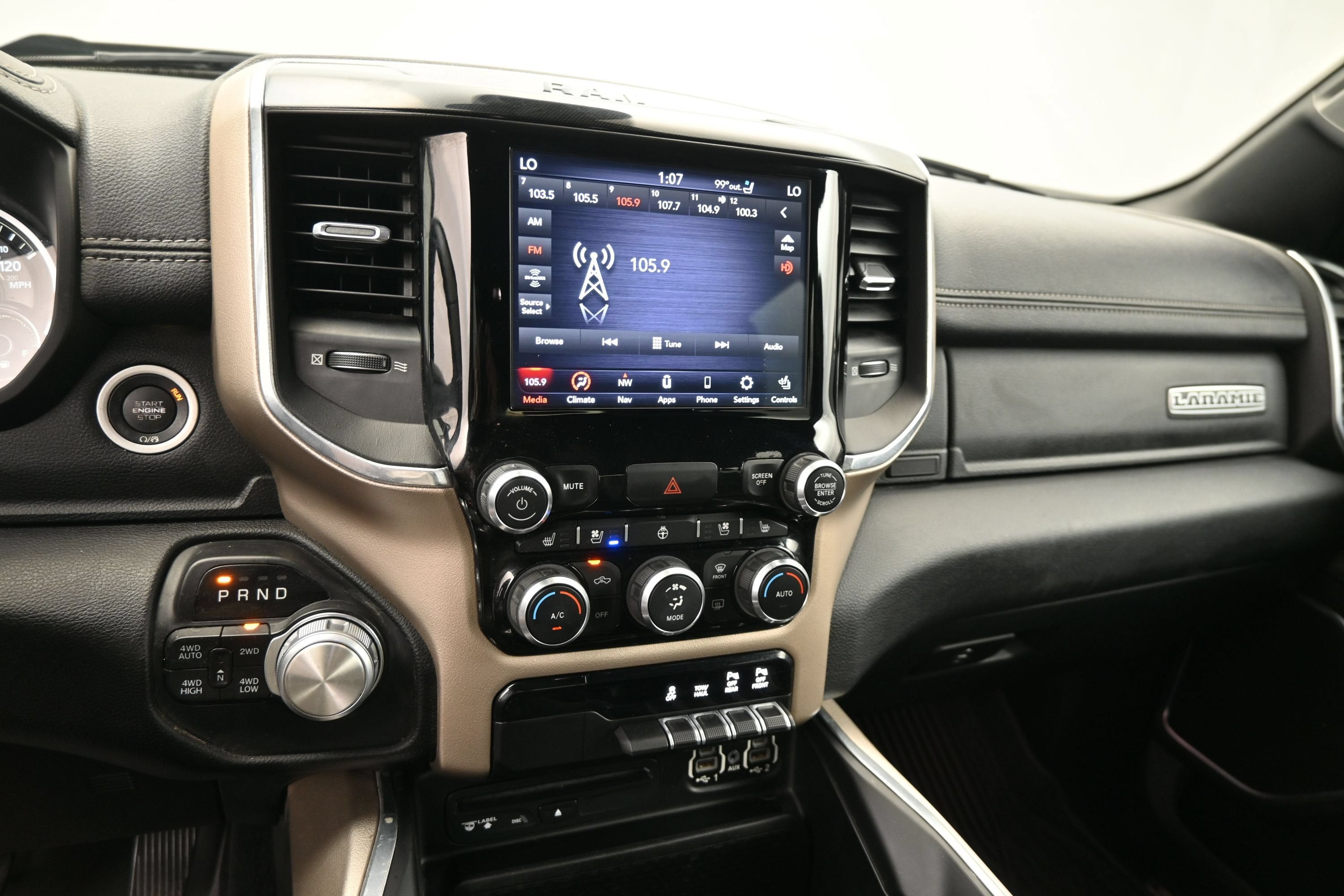 2019 RAM 1500 Laramie Crew Cab 4x4 6'4" Box