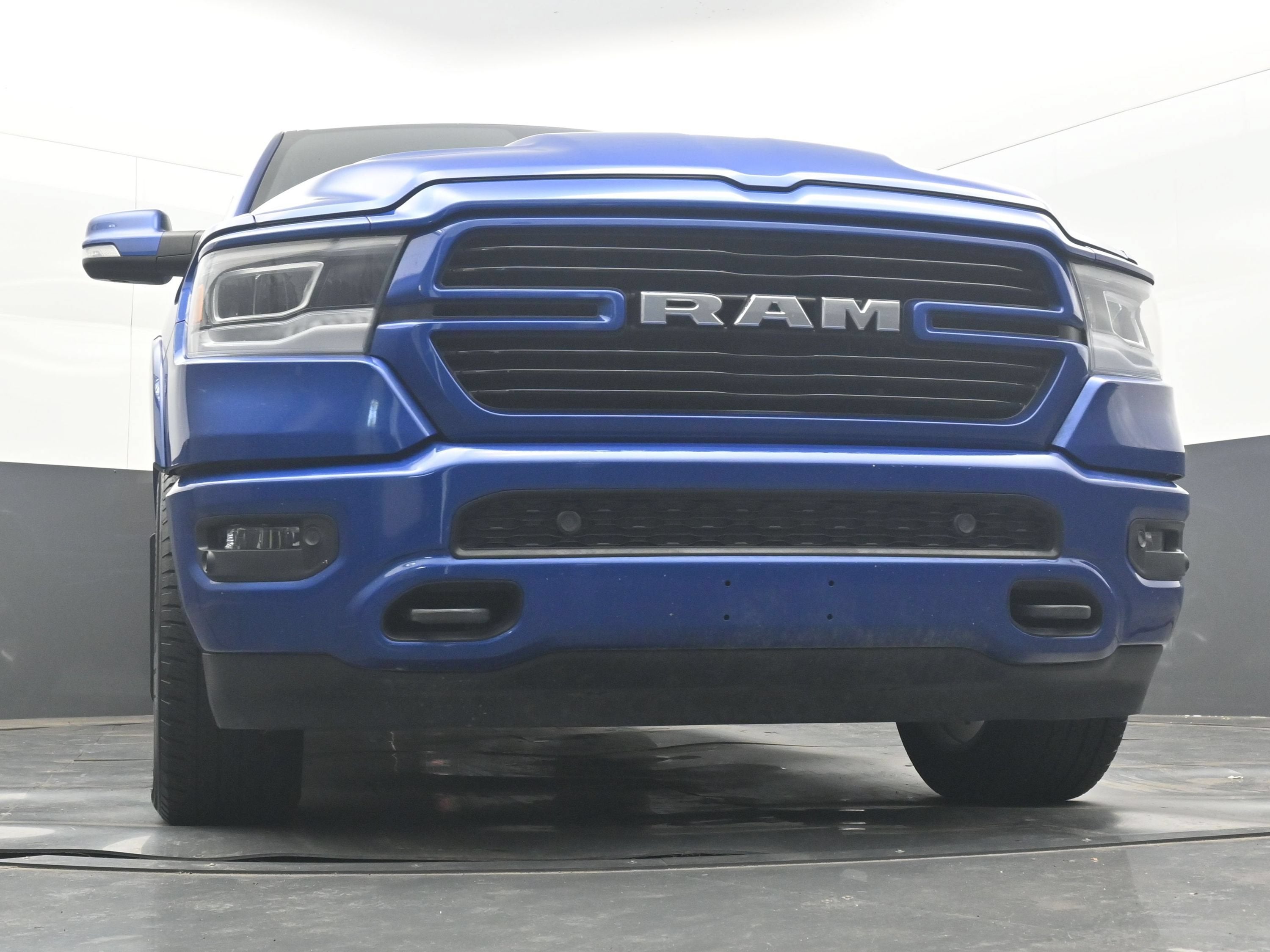 2019 RAM 1500 Laramie Crew Cab 4x4 6'4" Box