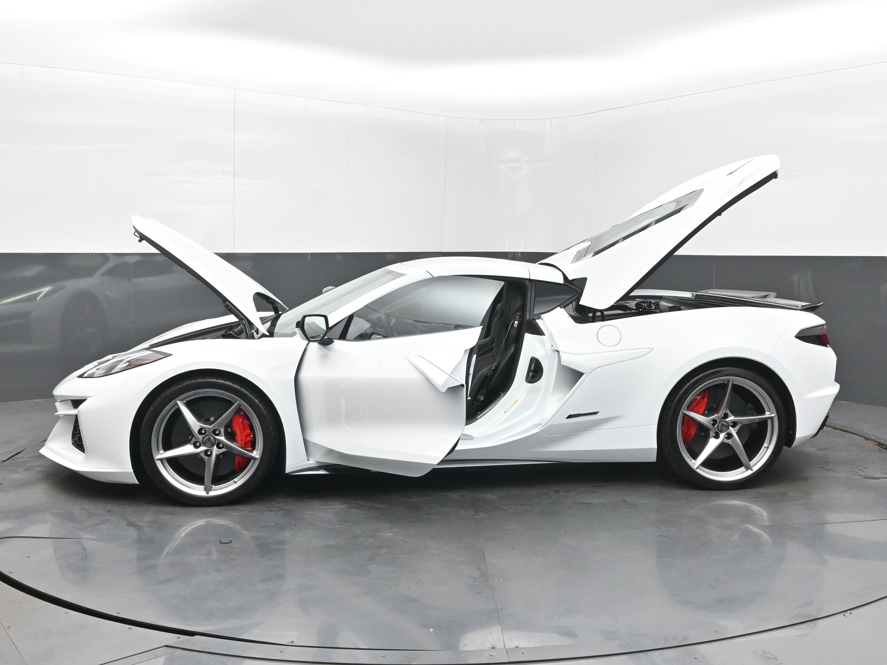 2025 Chevrolet Corvette E-Ray 2LZ