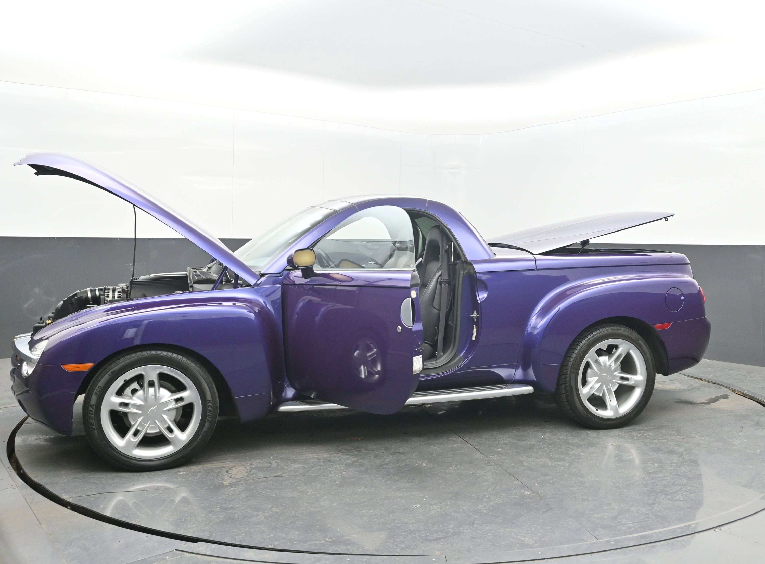 2004 Chevrolet SSR LS