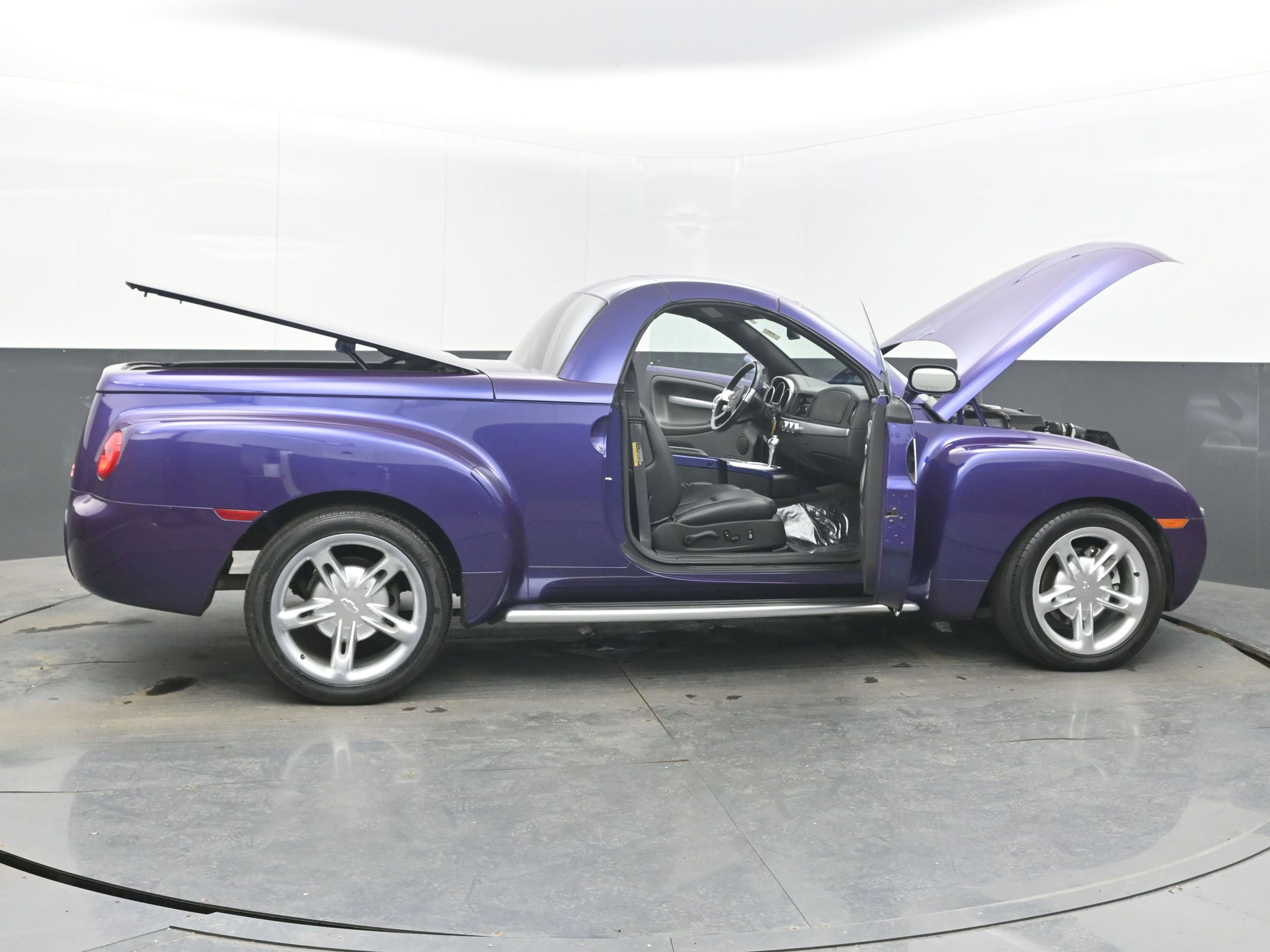 2004 Chevrolet SSR LS