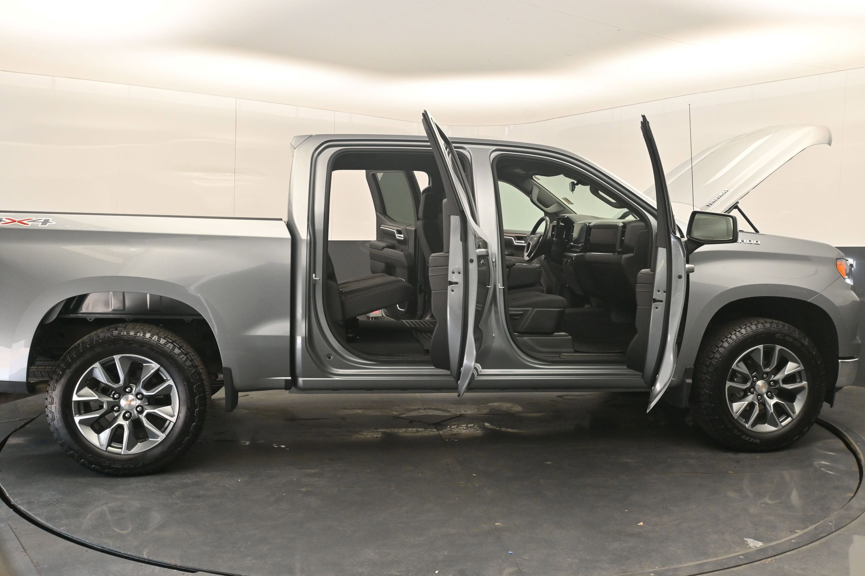 2025 Chevrolet Silverado 1500 LT (2FL)