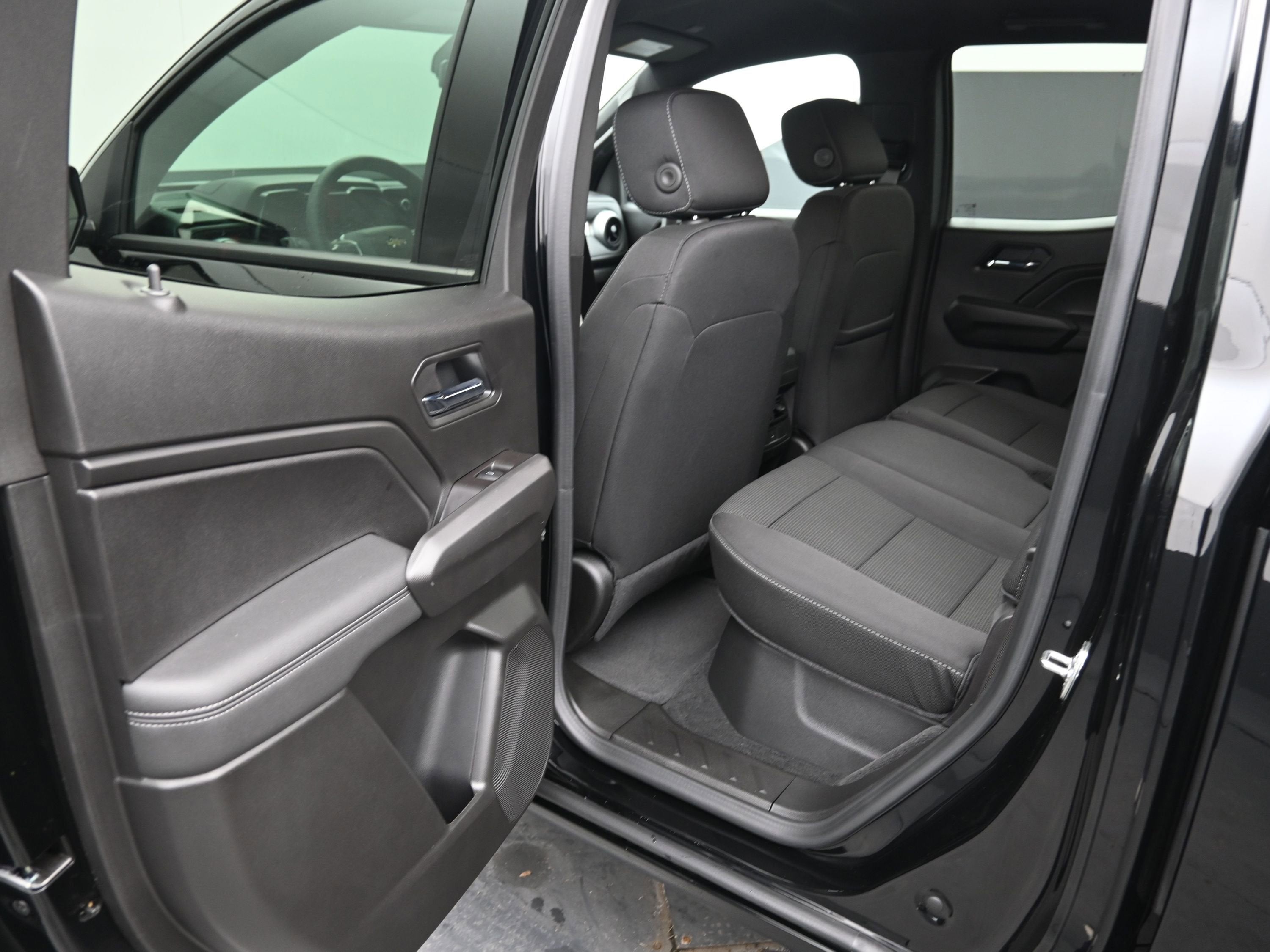 2025 Chevrolet Colorado WT/LT