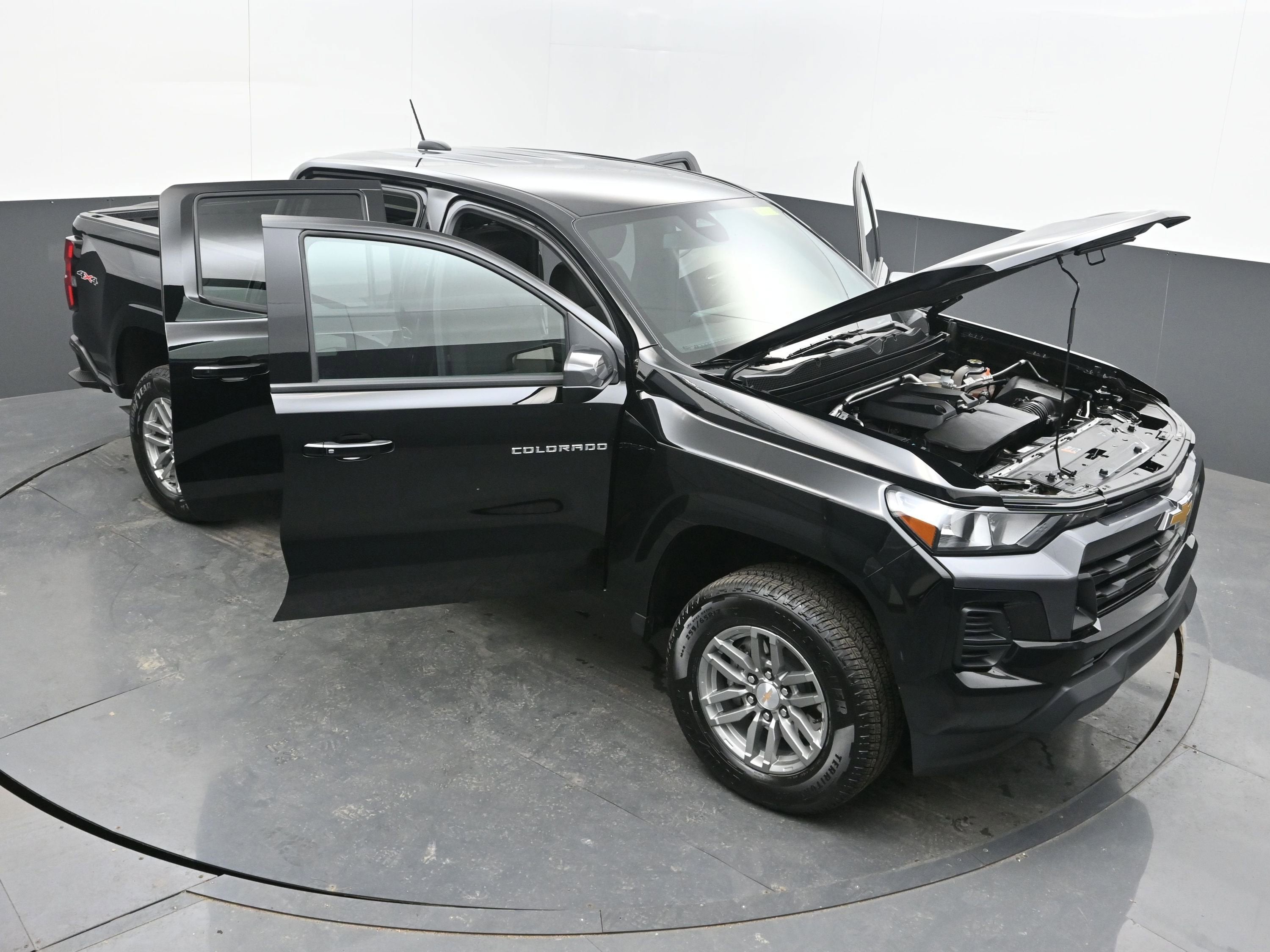 2025 Chevrolet Colorado WT/LT