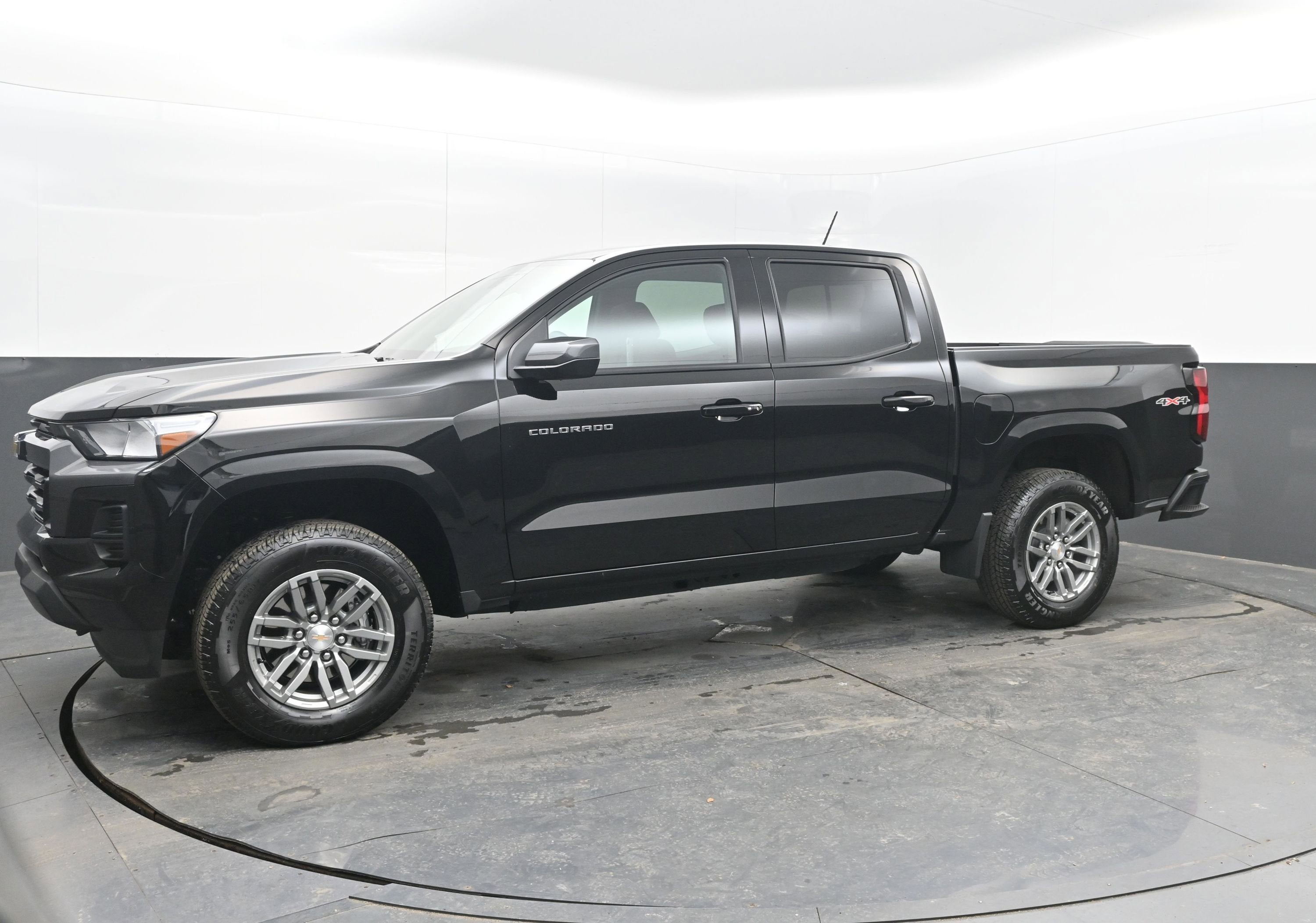 2025 Chevrolet Colorado WT/LT