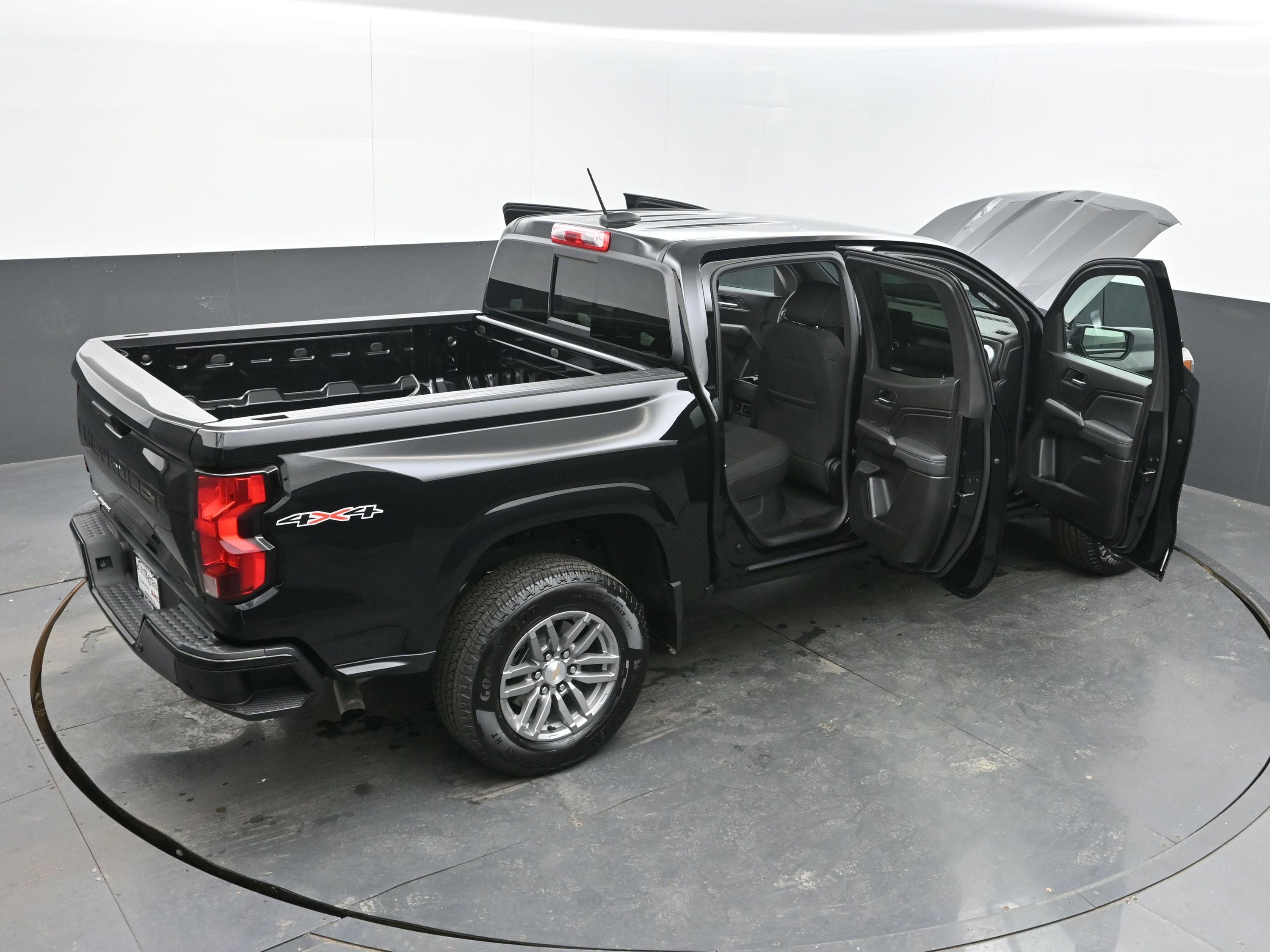 2025 Chevrolet Colorado WT/LT