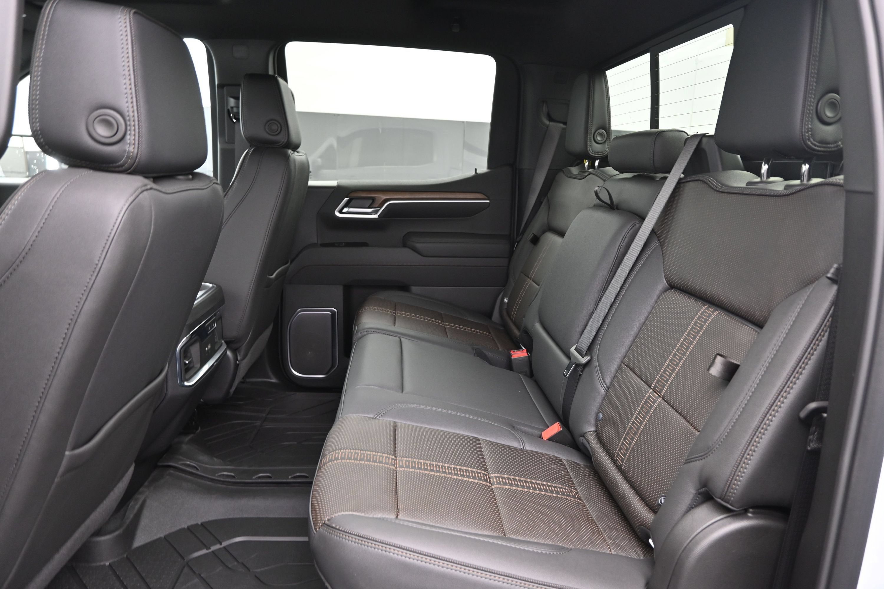 2026 Chevrolet Silverado 1500 High Country - Photo 15