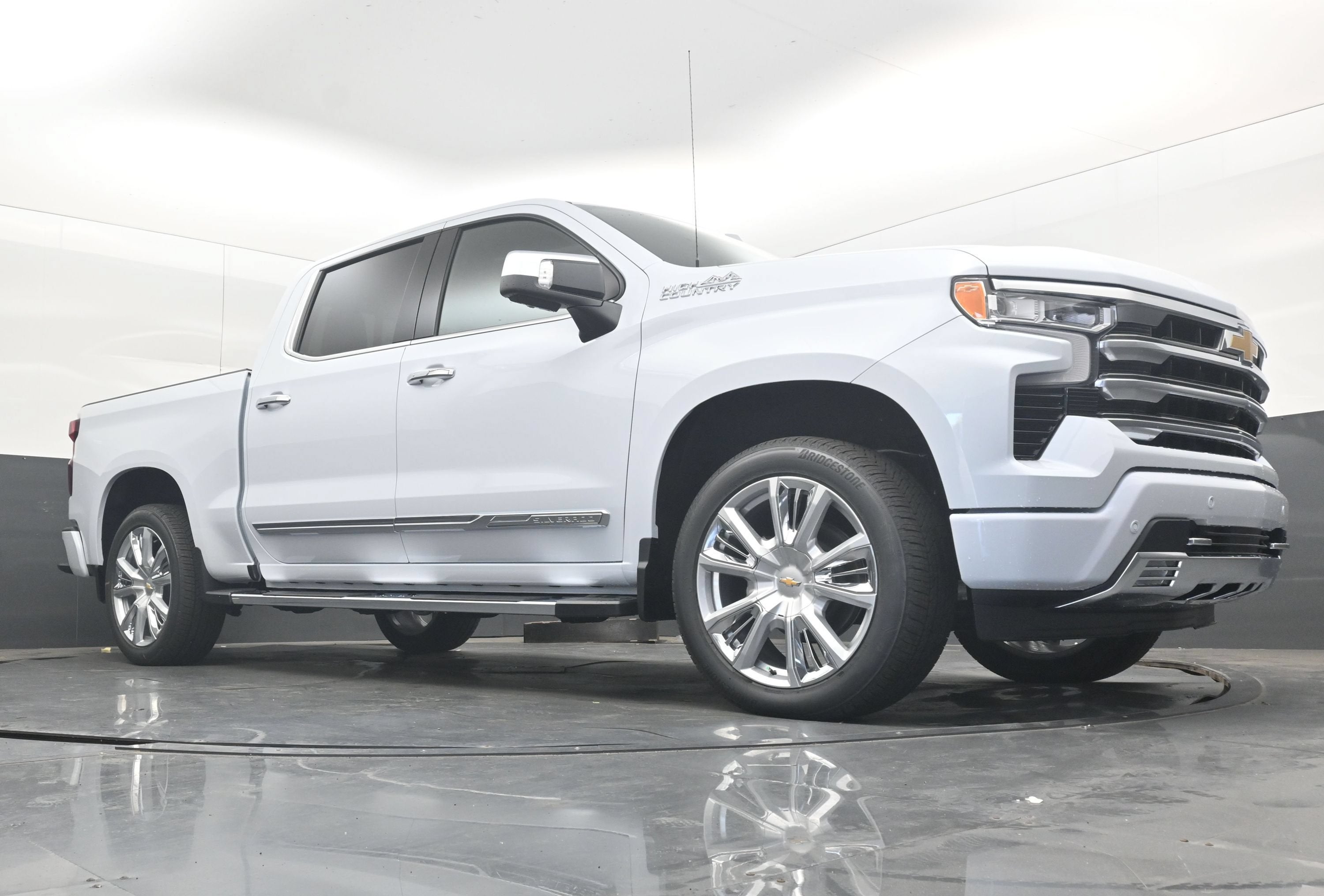 2026 Chevrolet Silverado 1500 High Country - Photo 17