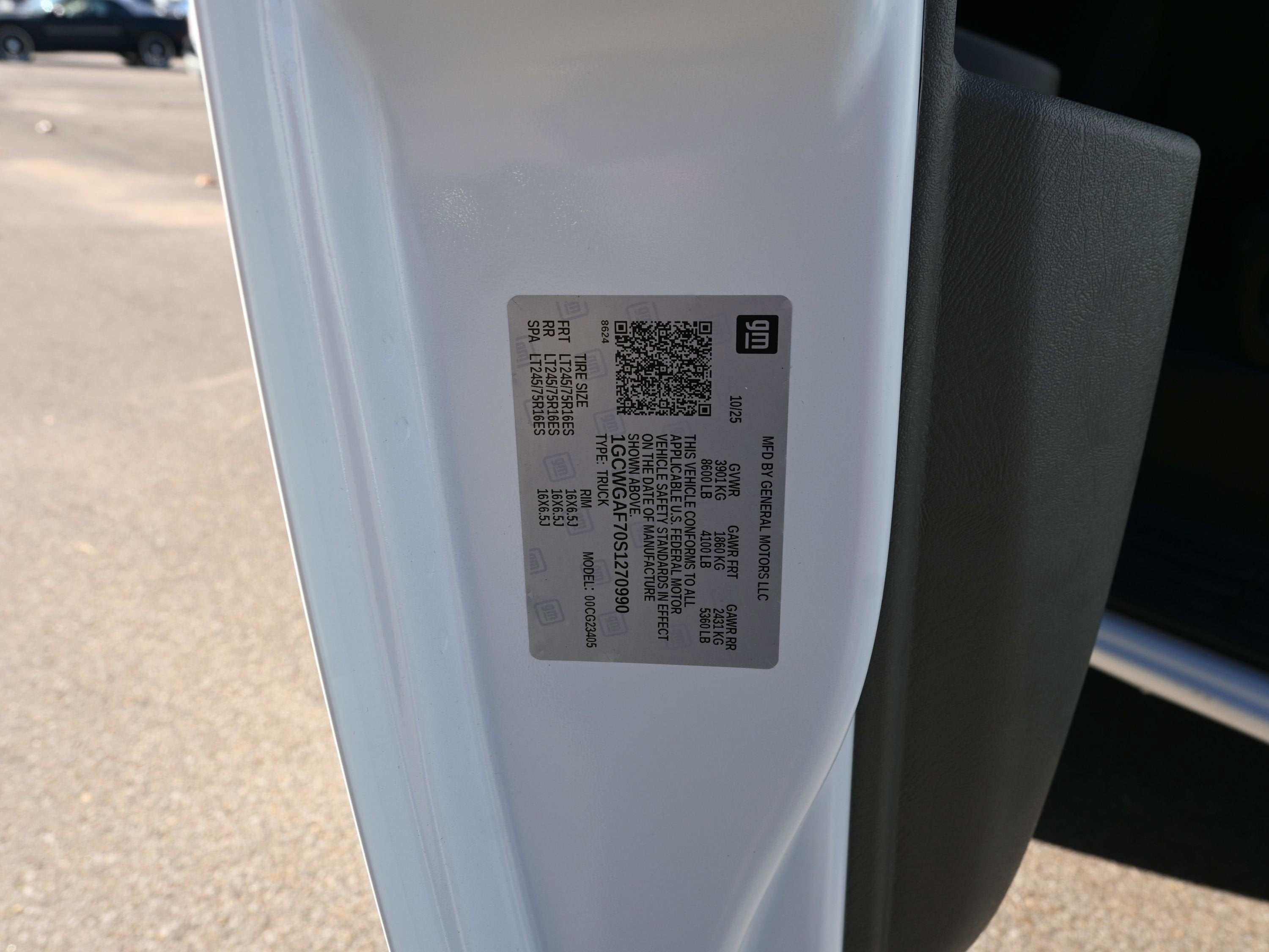 2025 Chevrolet Express Cargo 2500 WT