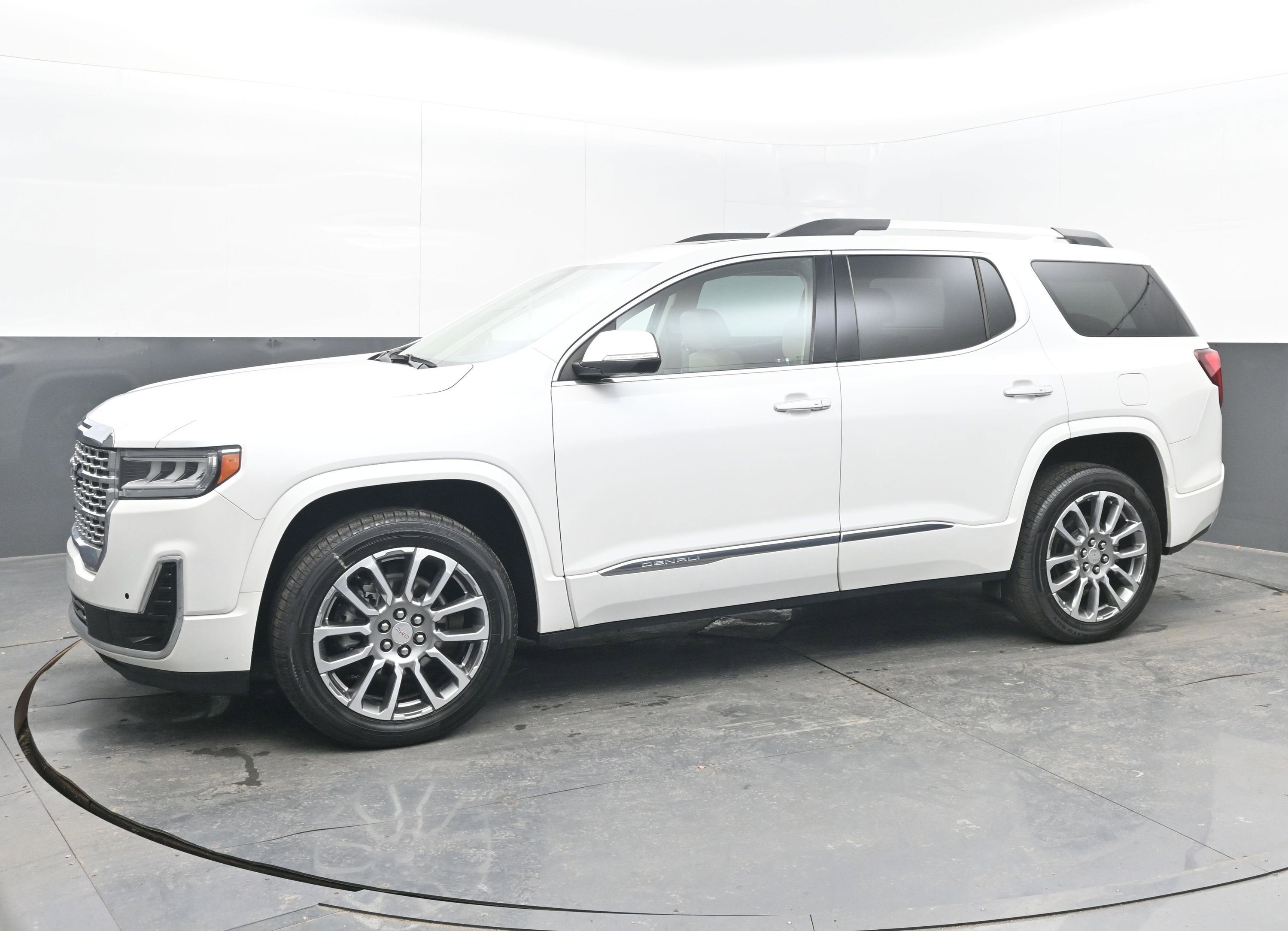 2022 GMC Acadia Denali