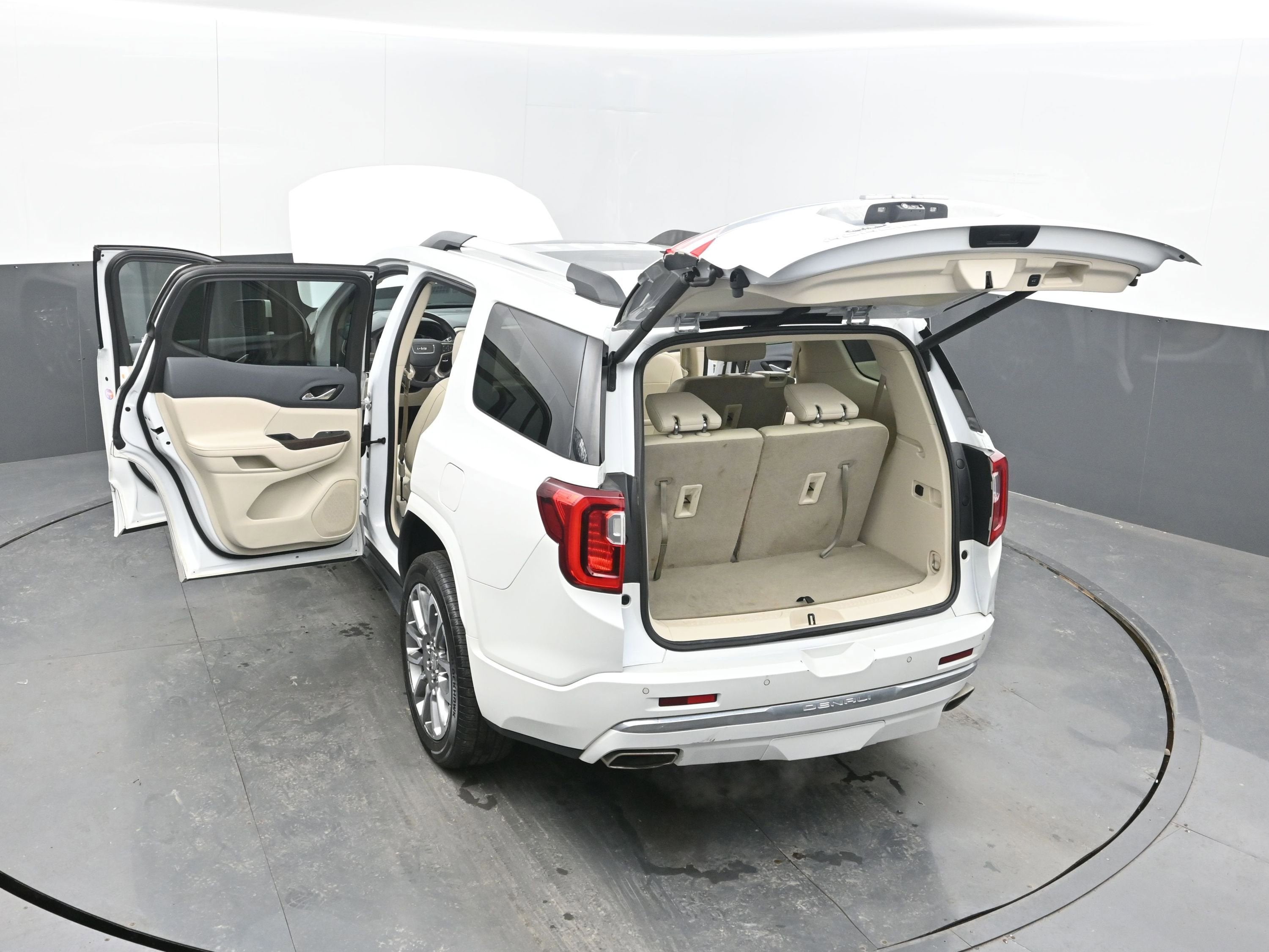 2022 GMC Acadia Denali