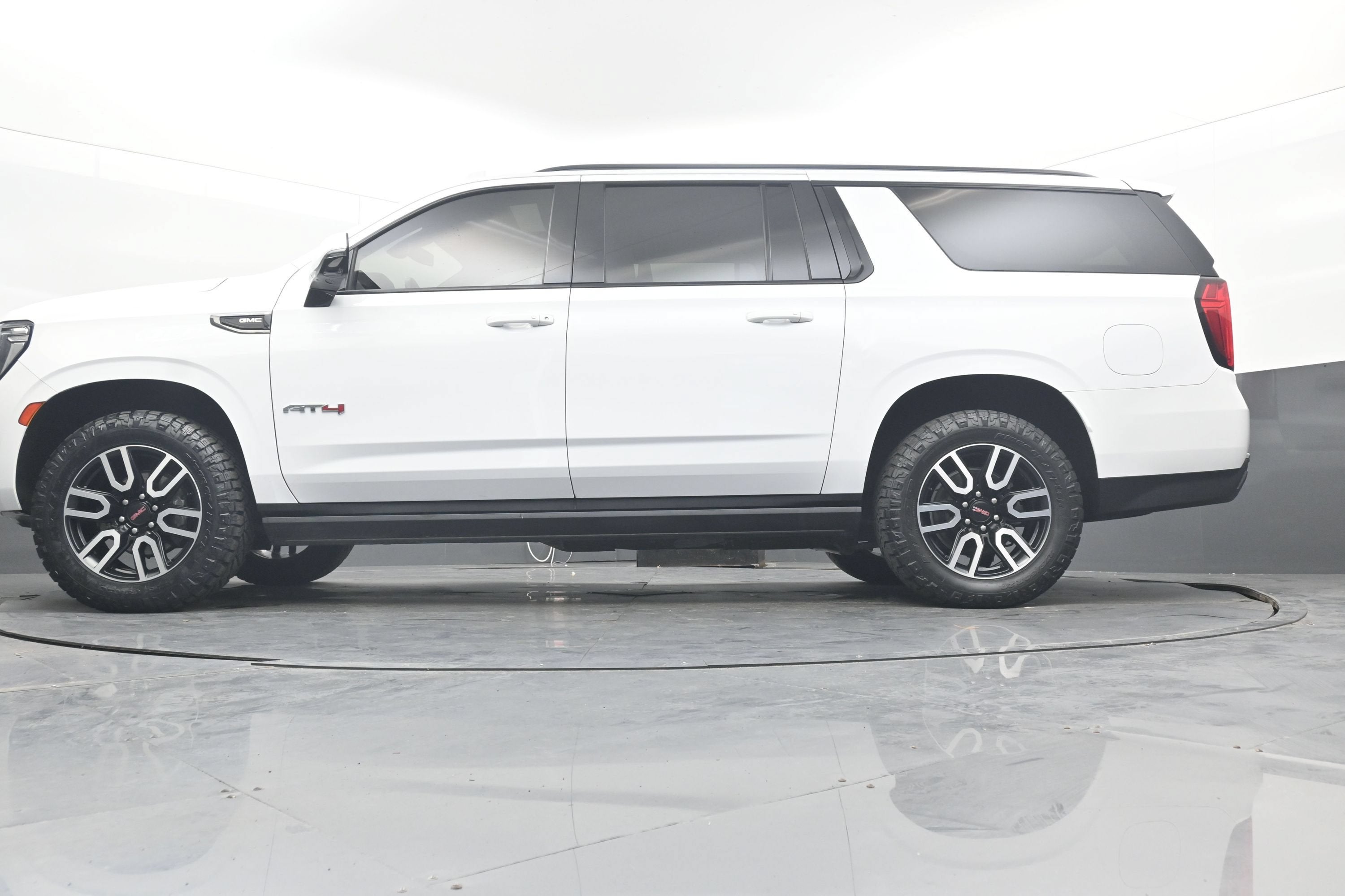 2021 GMC Yukon XL AT4