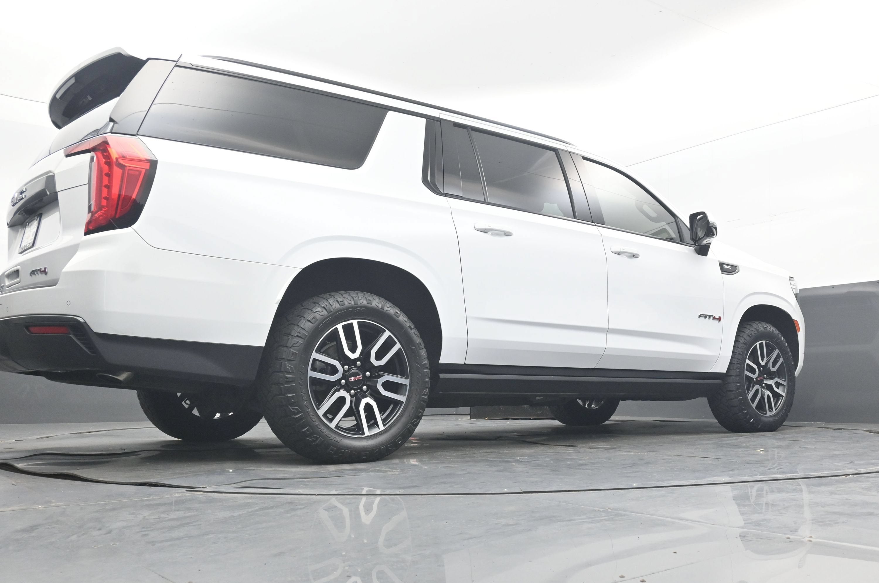 2021 GMC Yukon XL AT4