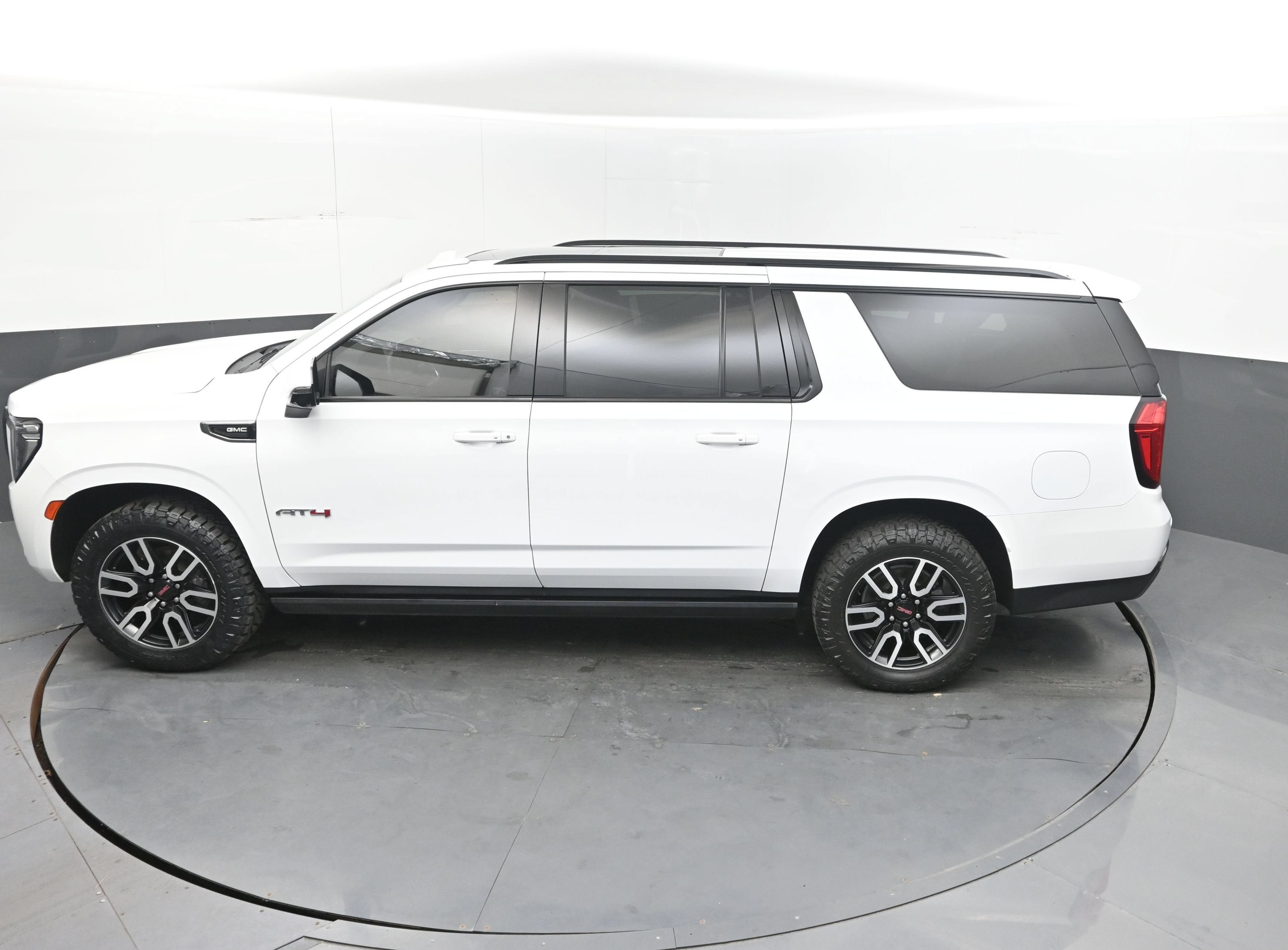 2021 GMC Yukon XL AT4